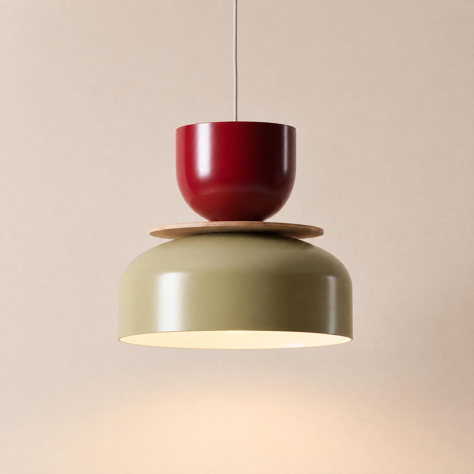 Piekaramā lampa „Uto“, smilšbrūna/tumši sarkana, Ø 30 cm, metāls