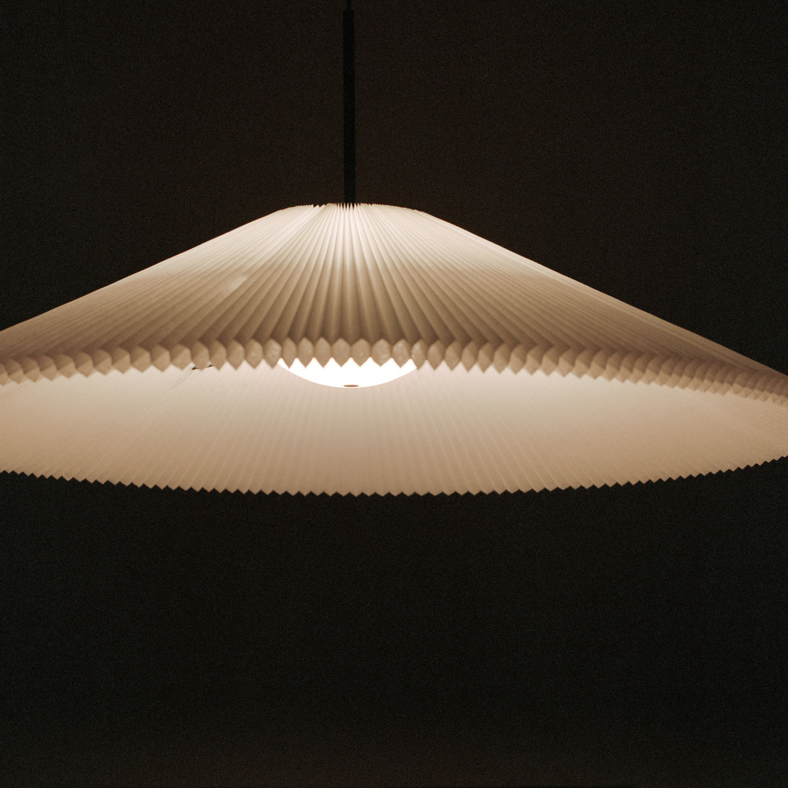 Nebra Taklampa Large White - New Works