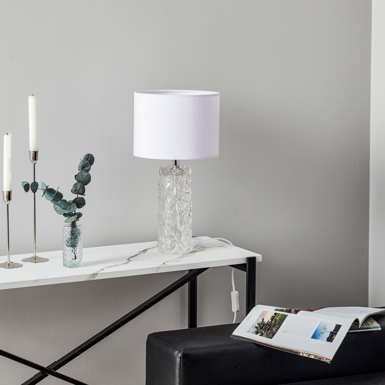 Lámpara de mesa blanca Madame con pantalla textil