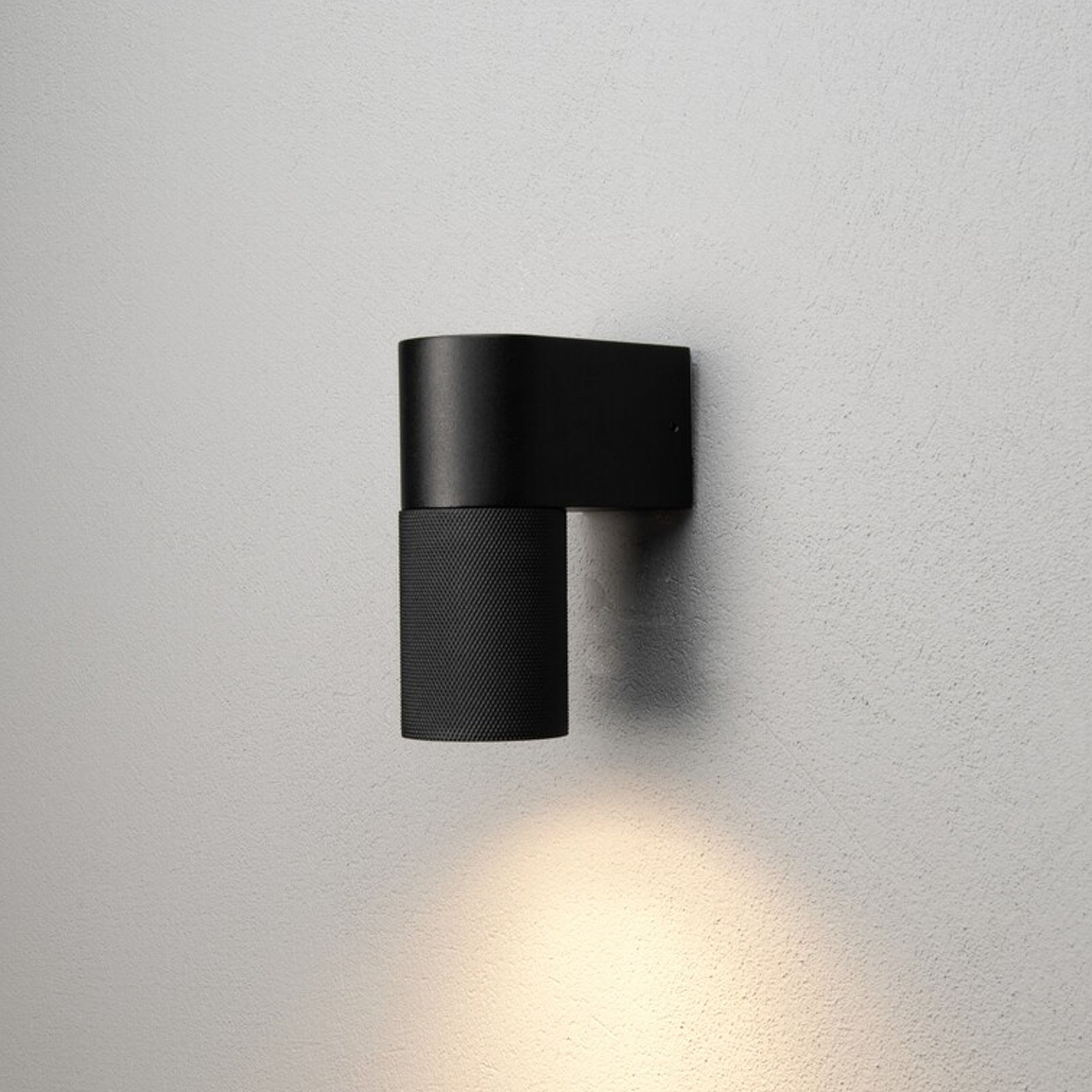 Temi utendørs vegglampe, svart, bredde 11 cm, aluminium