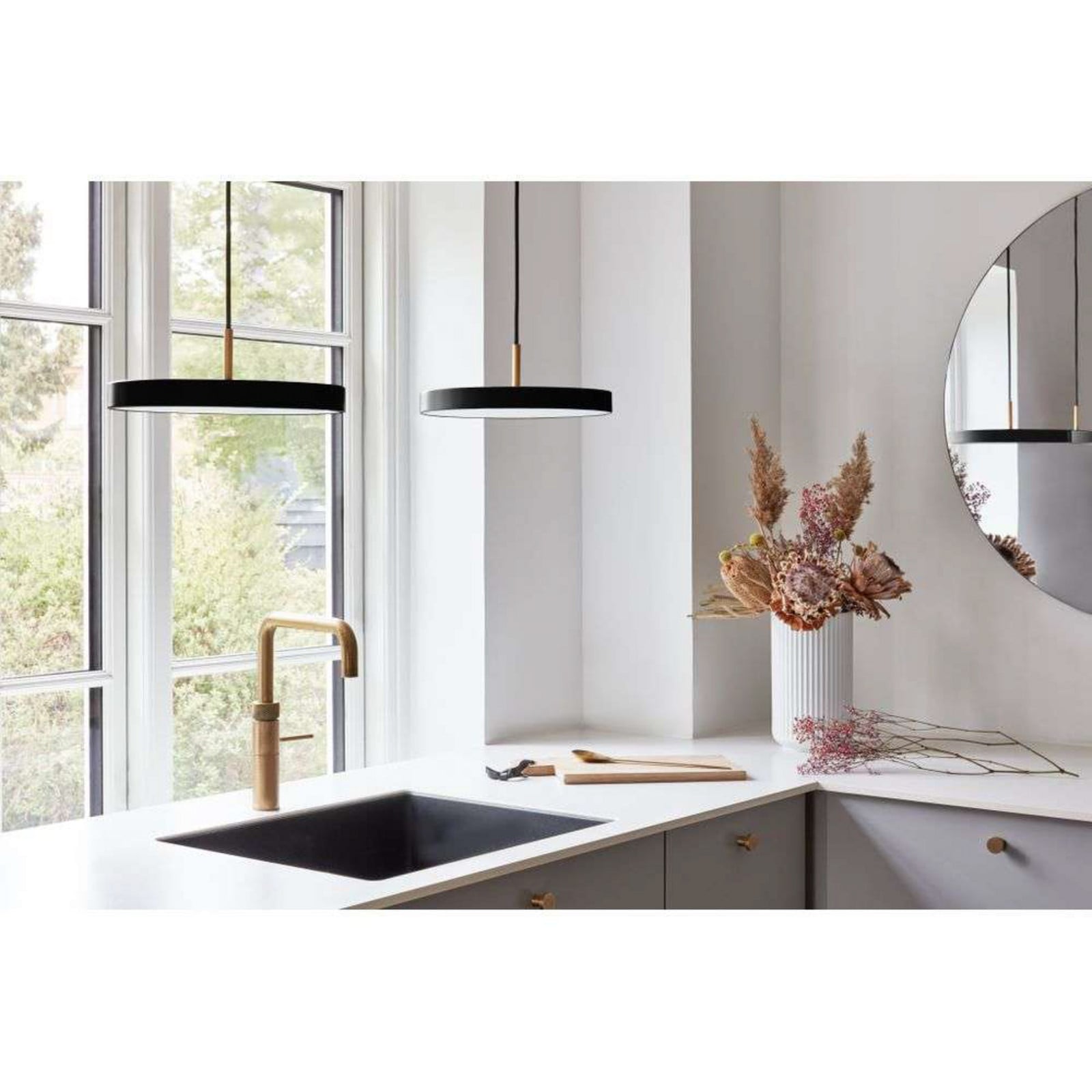 Asteria Plus Taklampa Mini Black UMAGE - Matsal - Metall | Produkter - Taklampor | Lampspecialisterna