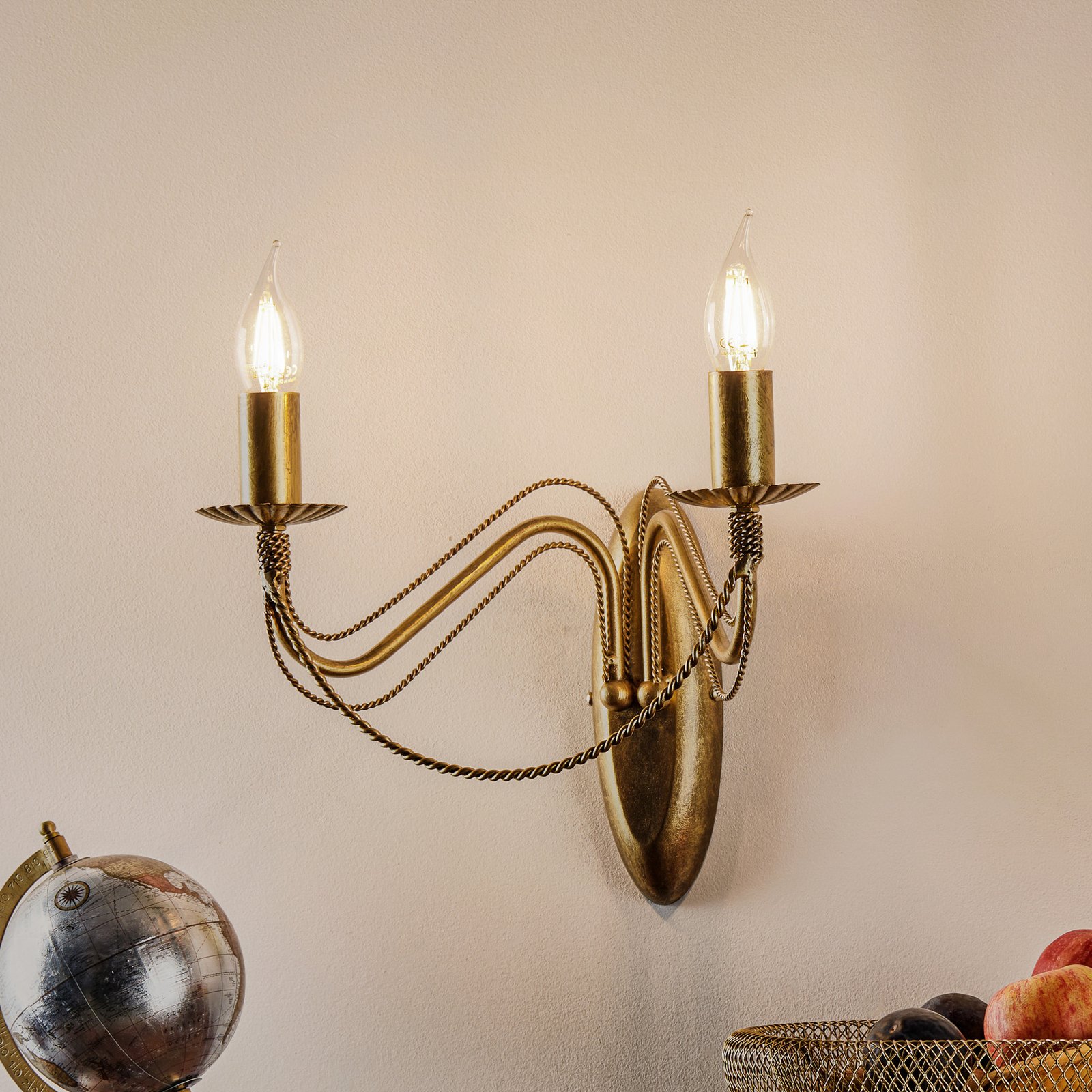 Lámpara de pared Tori K2, forma candelabro, oro