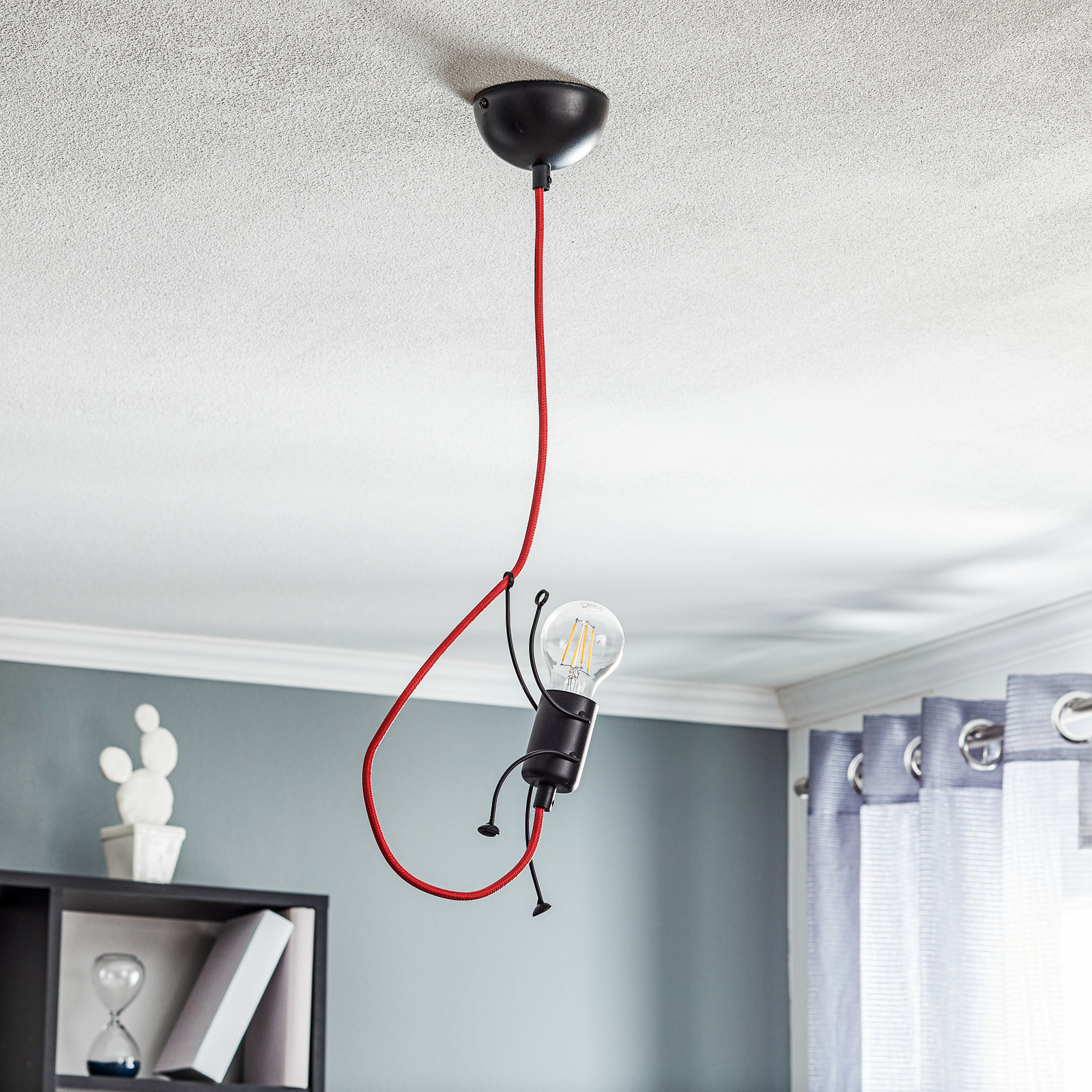 Lijkt op opvolger Oppositie Hanglamp Bobi 1 in zwart, kabel rood, 1-lamp | Lampen24.nl