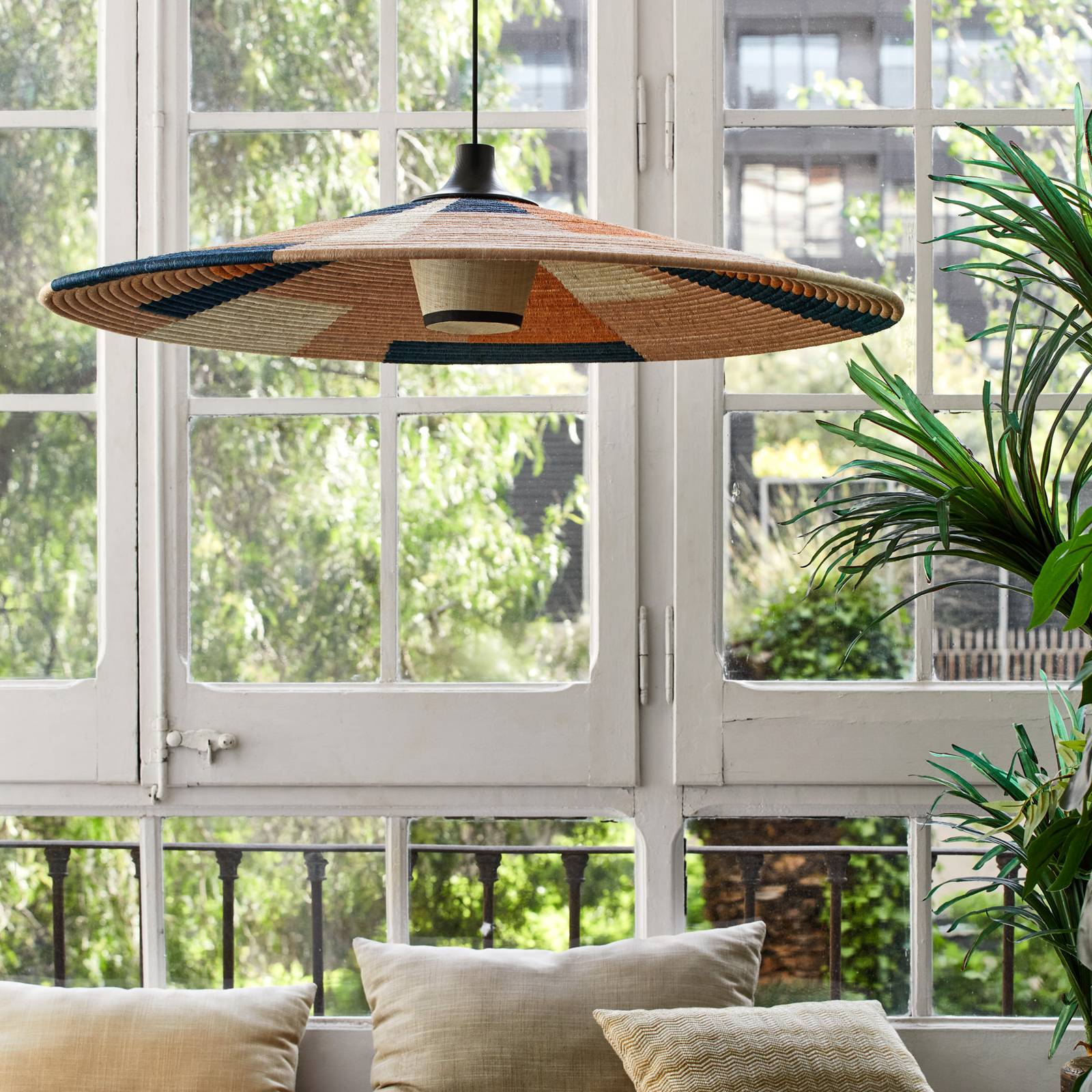 E-shop Forestier Parrot závesná lampa XL, pieskovej farby