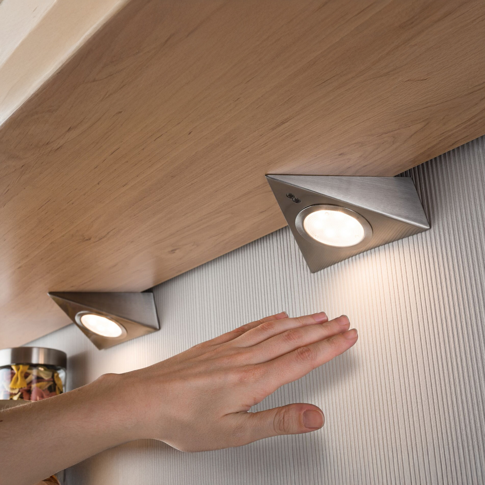 Lampă LED Paulmann pentru dulapuri, model triunghiular, din fier, cu senzor, Lampă LED Paulmann pentru dulapuri, model triunghiular, din fier, cu senzor,