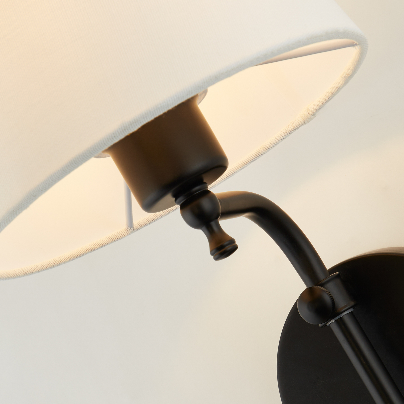 Wandlampe Munich, Stecker, schwarz/weiß, Leinen, verstellbar