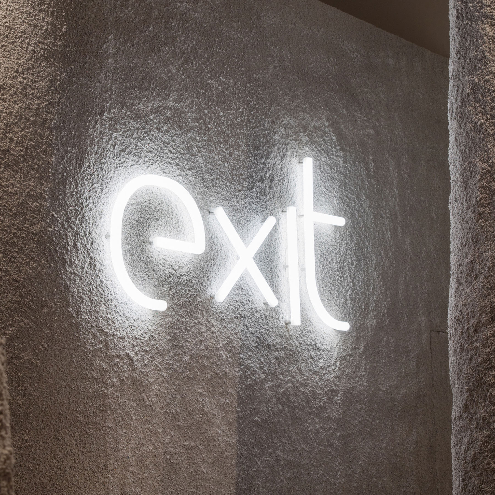 Artemide Alphabet of Light muur kleine letter w