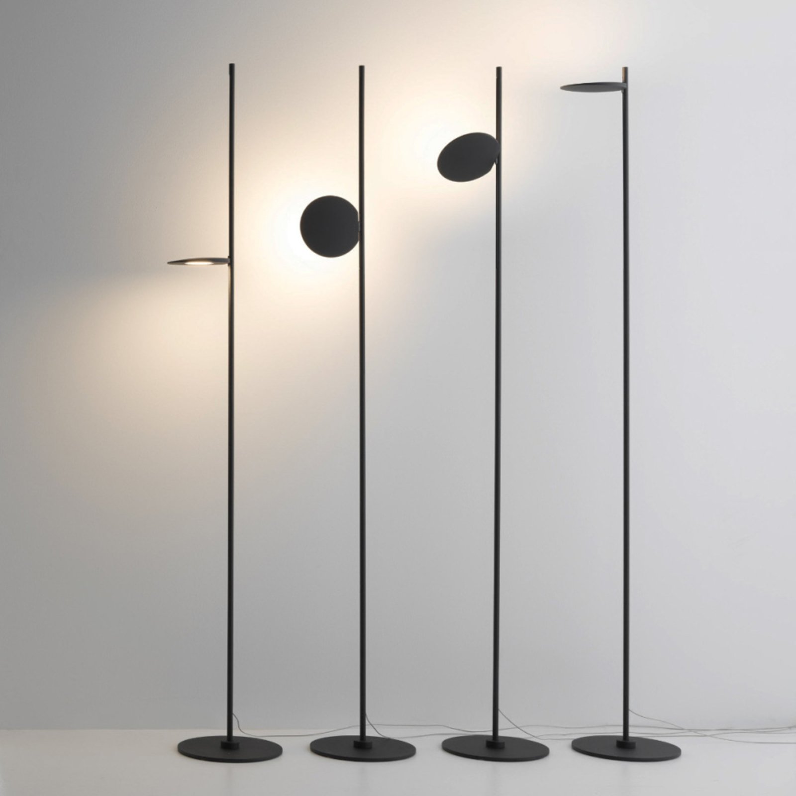 Piantana LED Kimia, nera, altezza 190 cm - Stilnovo Piantana LED Kimia, nera, altezza 190 cm - Stilnovo