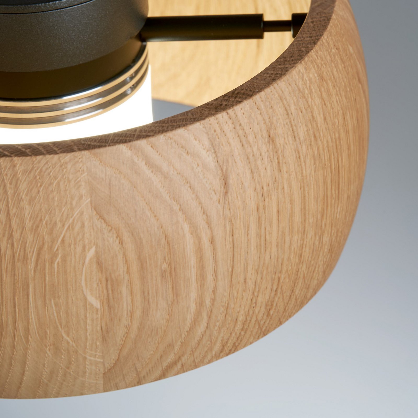 Lampada LED a sospensione Shine-Wood, rovere/nero Lunghezza 100 cm a 3 luci.