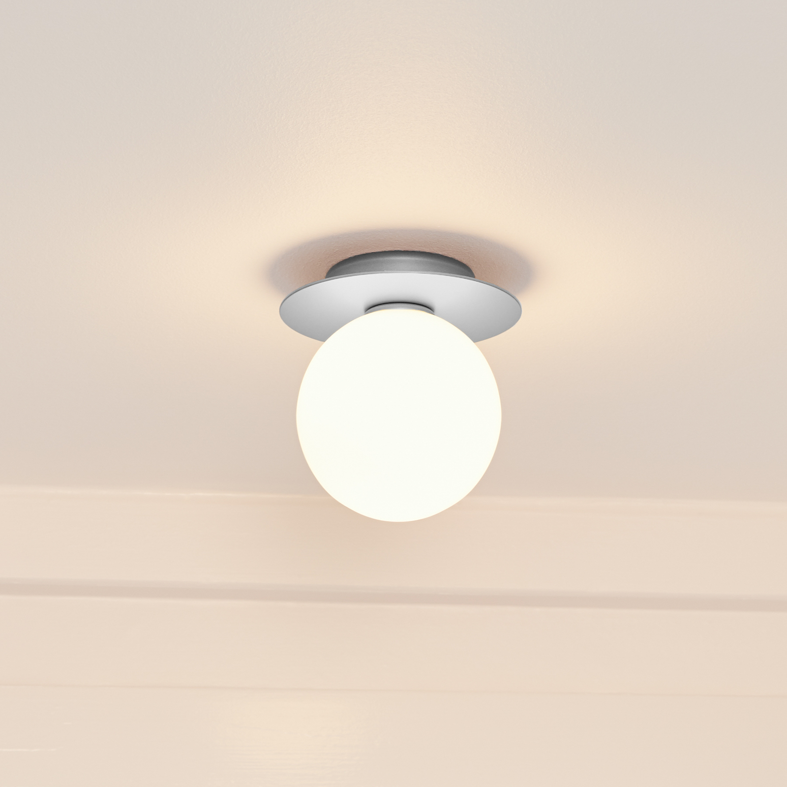 Liila 1 Wall/Ceiling Lamp IP44 Medium Light Silver/Opal White - Nuura
