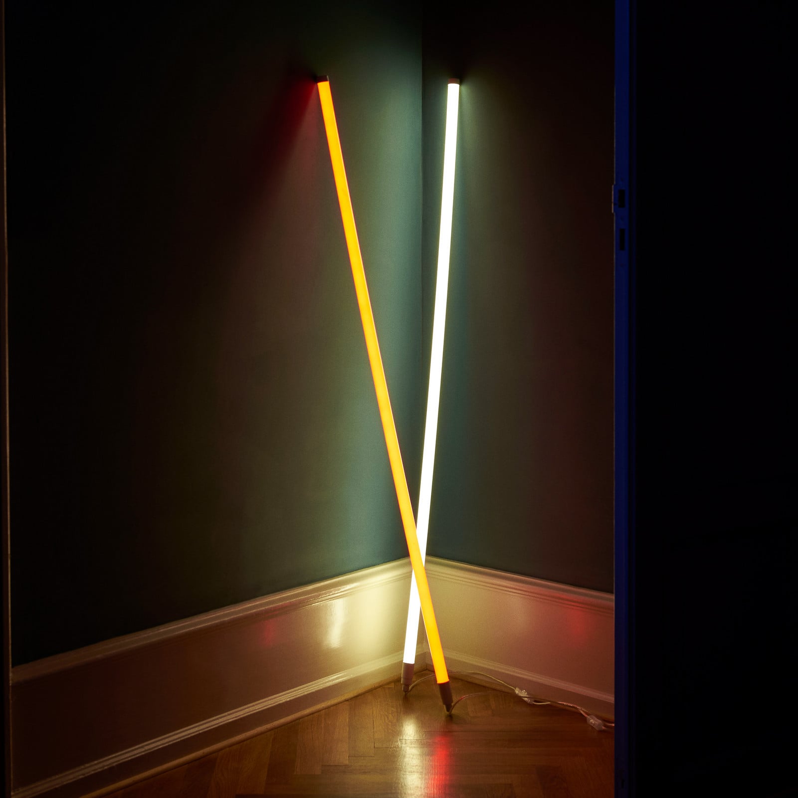 Neon Tube LED-rørpære, varmhvid, længde 1,5 m, stik HAY - Stue - Moderne - Plastik - Lineær