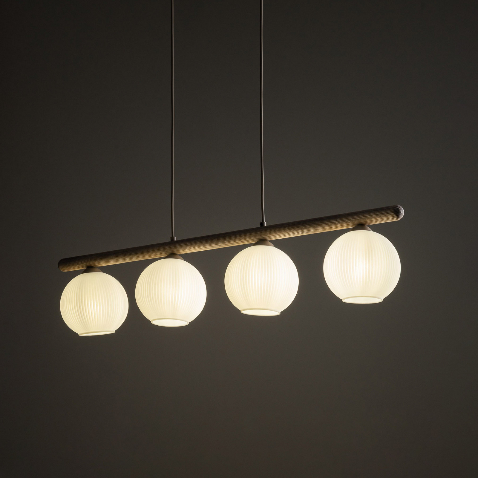 Virlo-riippuvalaisin, 4-lamppuinen, puu, opaali-lasi, pituus 95 cm