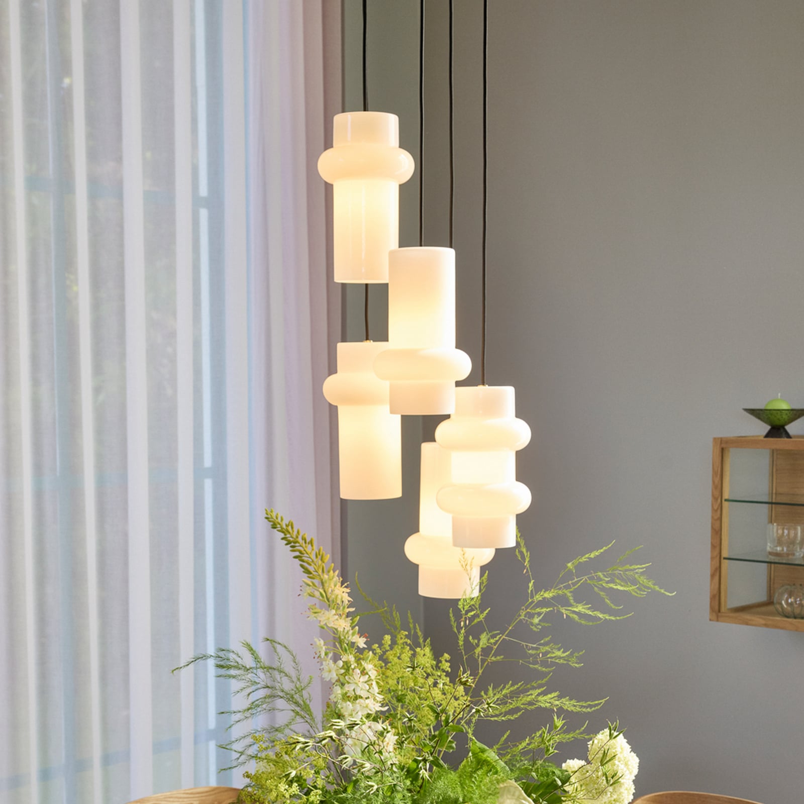 Pilule Double hanging light, glossy white, Ø 15 cm, glass