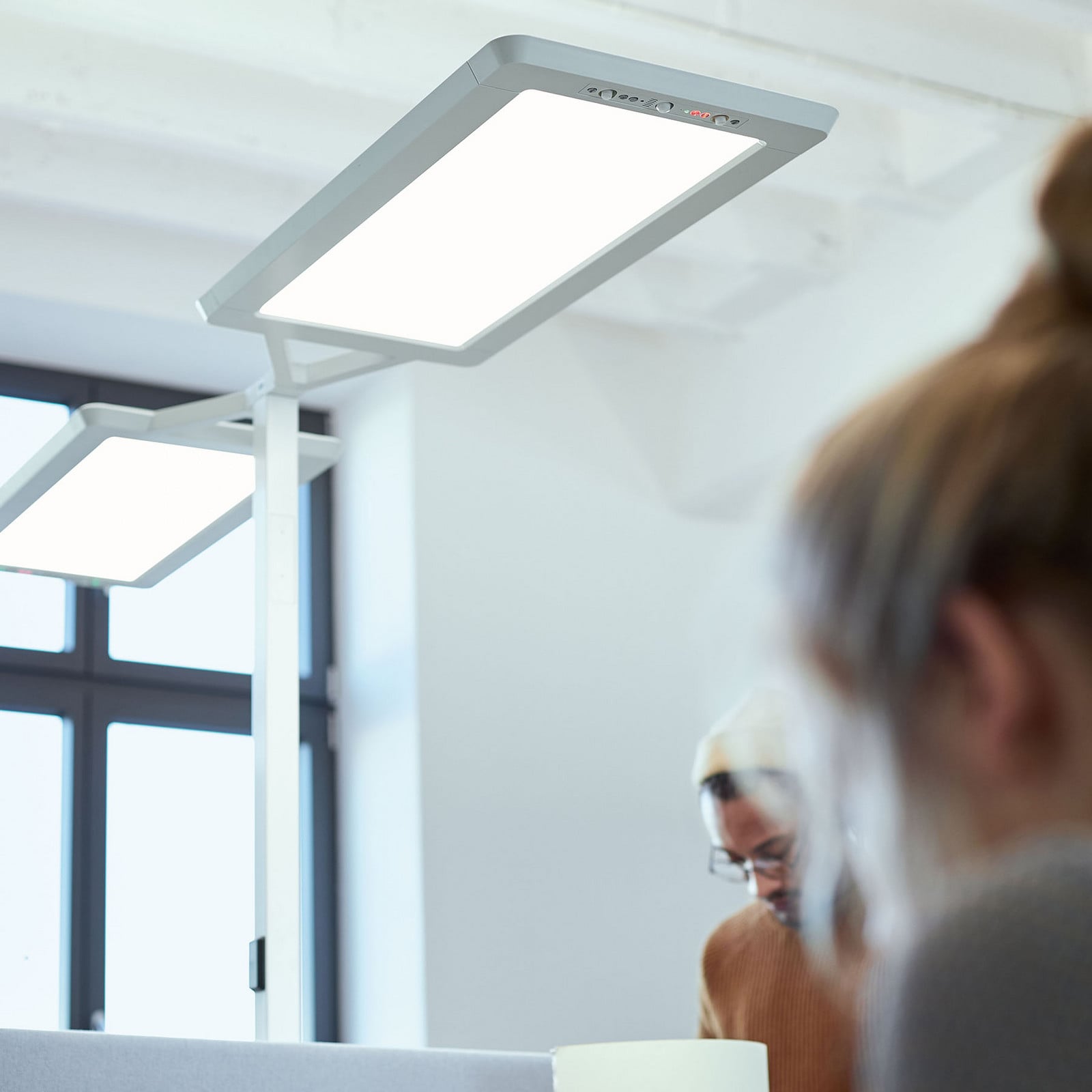 Waldmann Lampadar LED Yara.double 4.000K BT LTX - Studiu / Birou - modern - argintiu metalic satinat