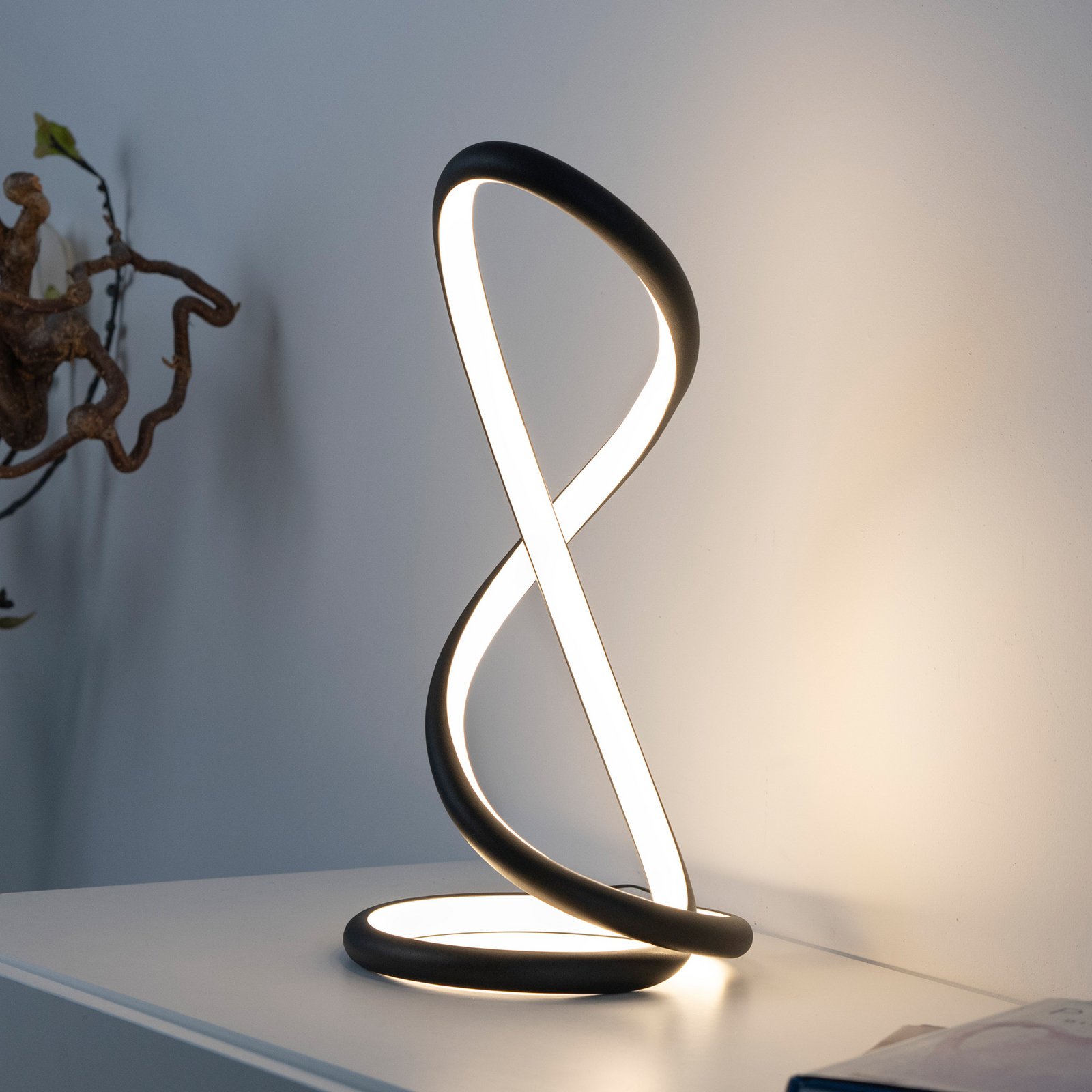 Paul Neuhaus LED stalo lempa Twist, juoda, aukštis 42 cm