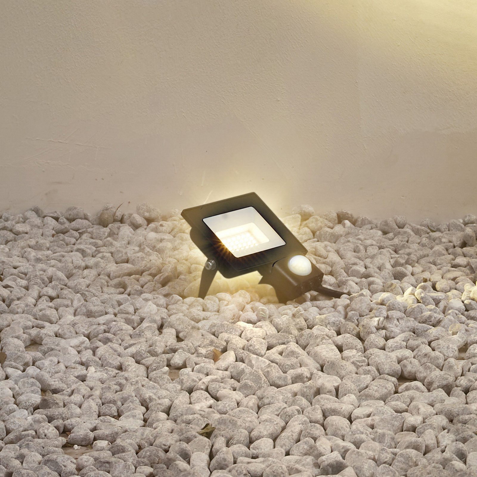 Prios Maikel LED outdoor spotlight, 20W, 1500lm, aluminium, sensor