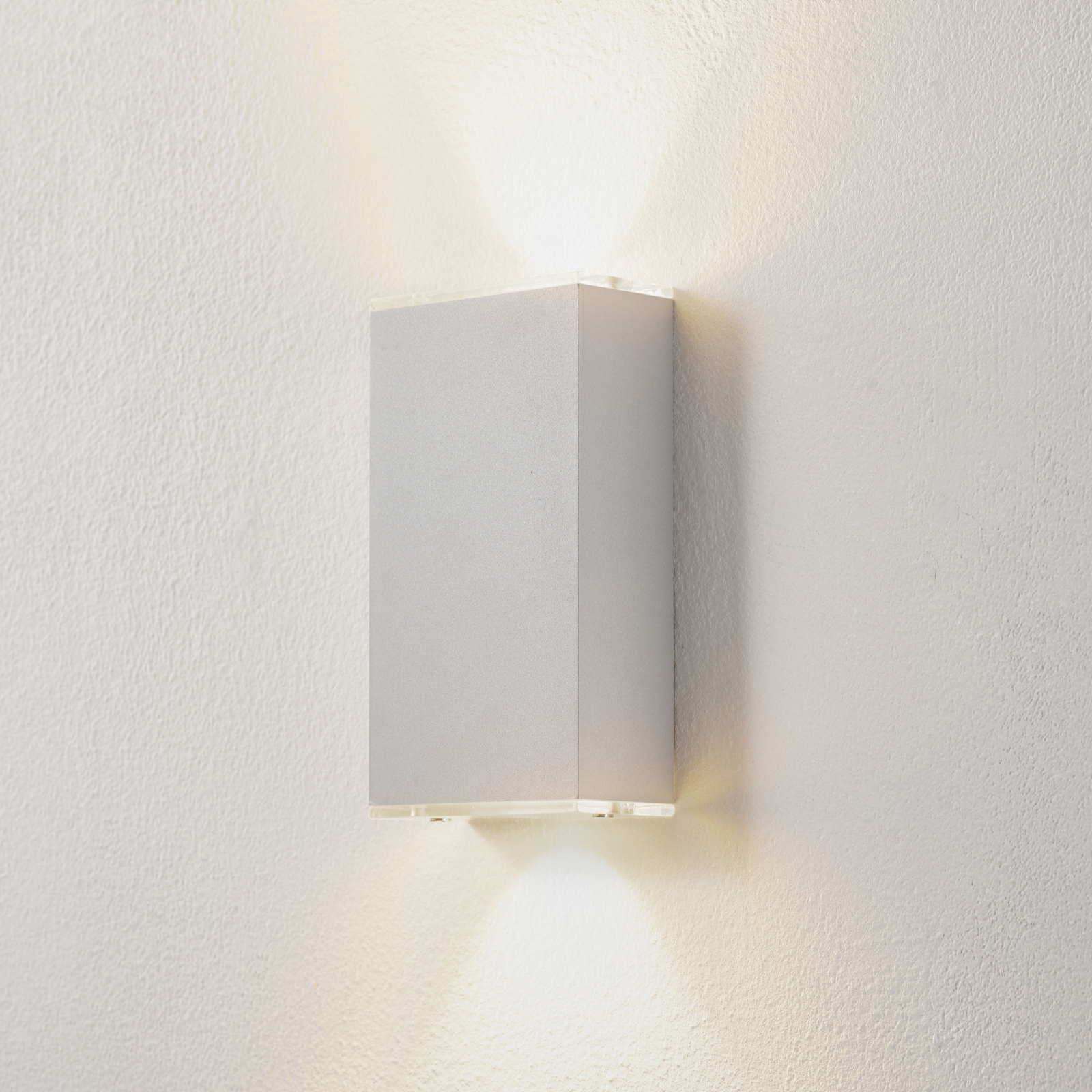 Lucande Anita LED-vegglampe sølv, høyde 17 cm