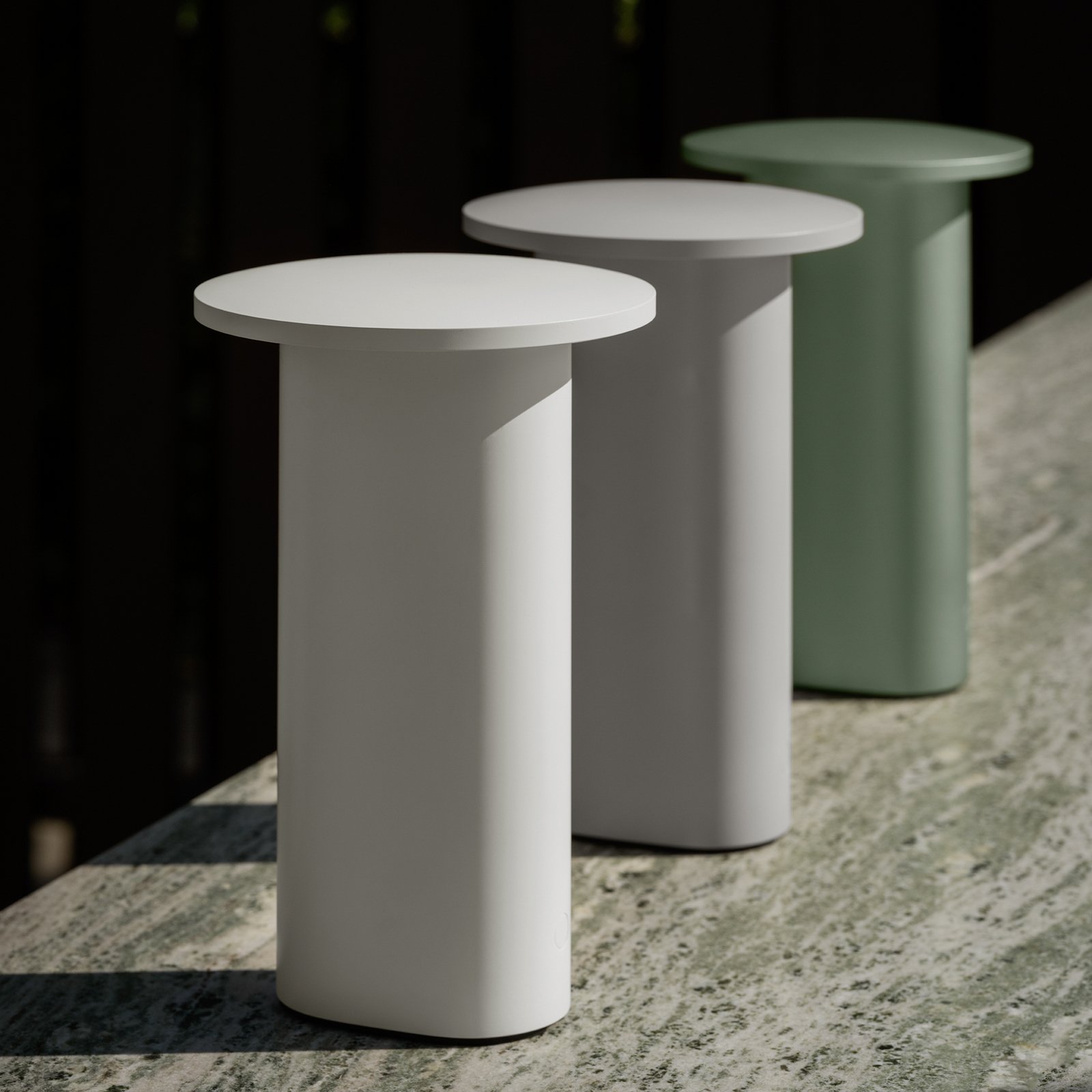 Solea LED-Akku-Tischleuchte weiß Alu IP44 - Fritz Hansen 