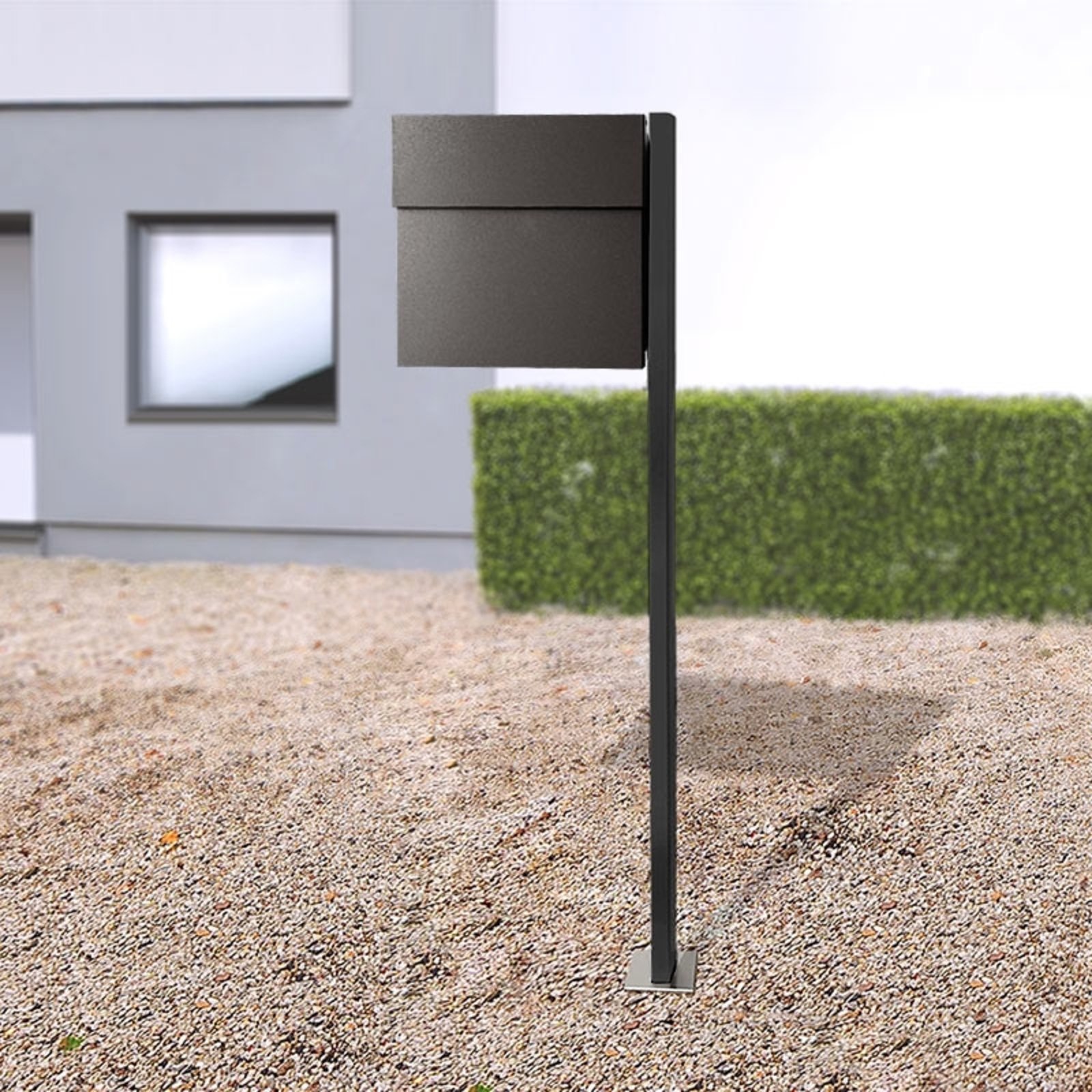 Letterman IV free-standing letterbox