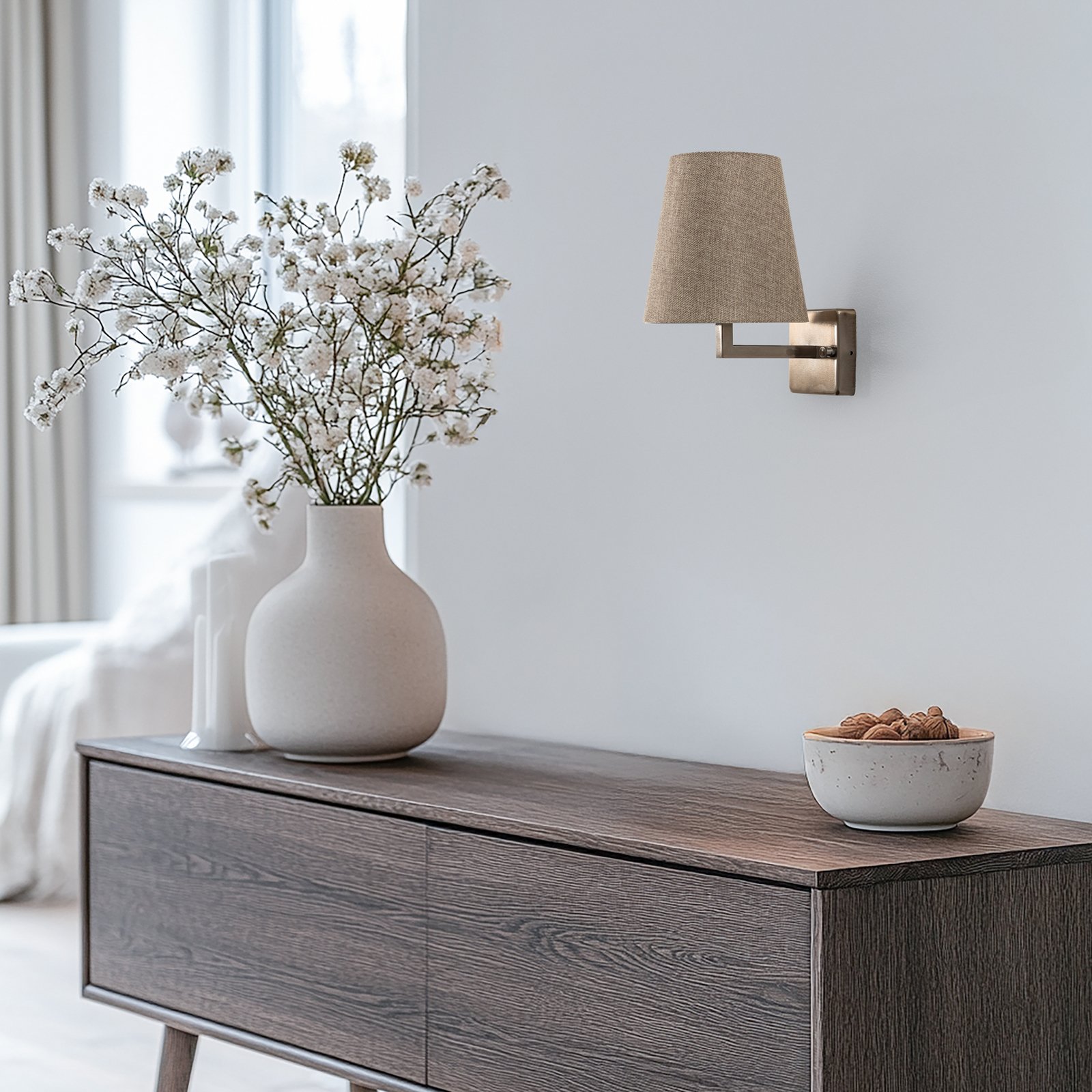 Wall light profile, gold/cream, metal/fabric, height 30 cm Wall light profile, gold/cream, metal/fabric, height 30 cm