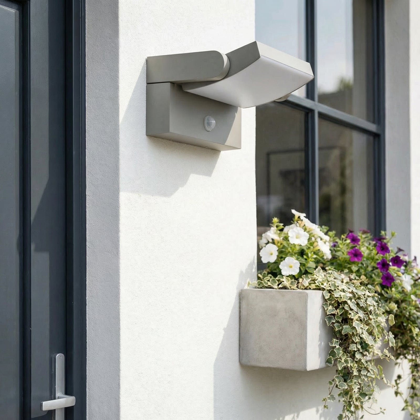 Sherin LED-Außenwandlampe Sensor hellgrau schwenkbar -Lindby