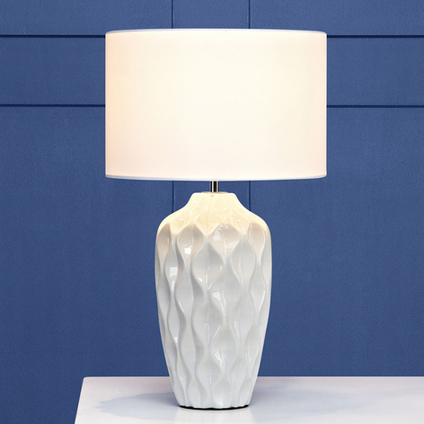 Bordlampe Angela med keramisk fot og stoffskjerm