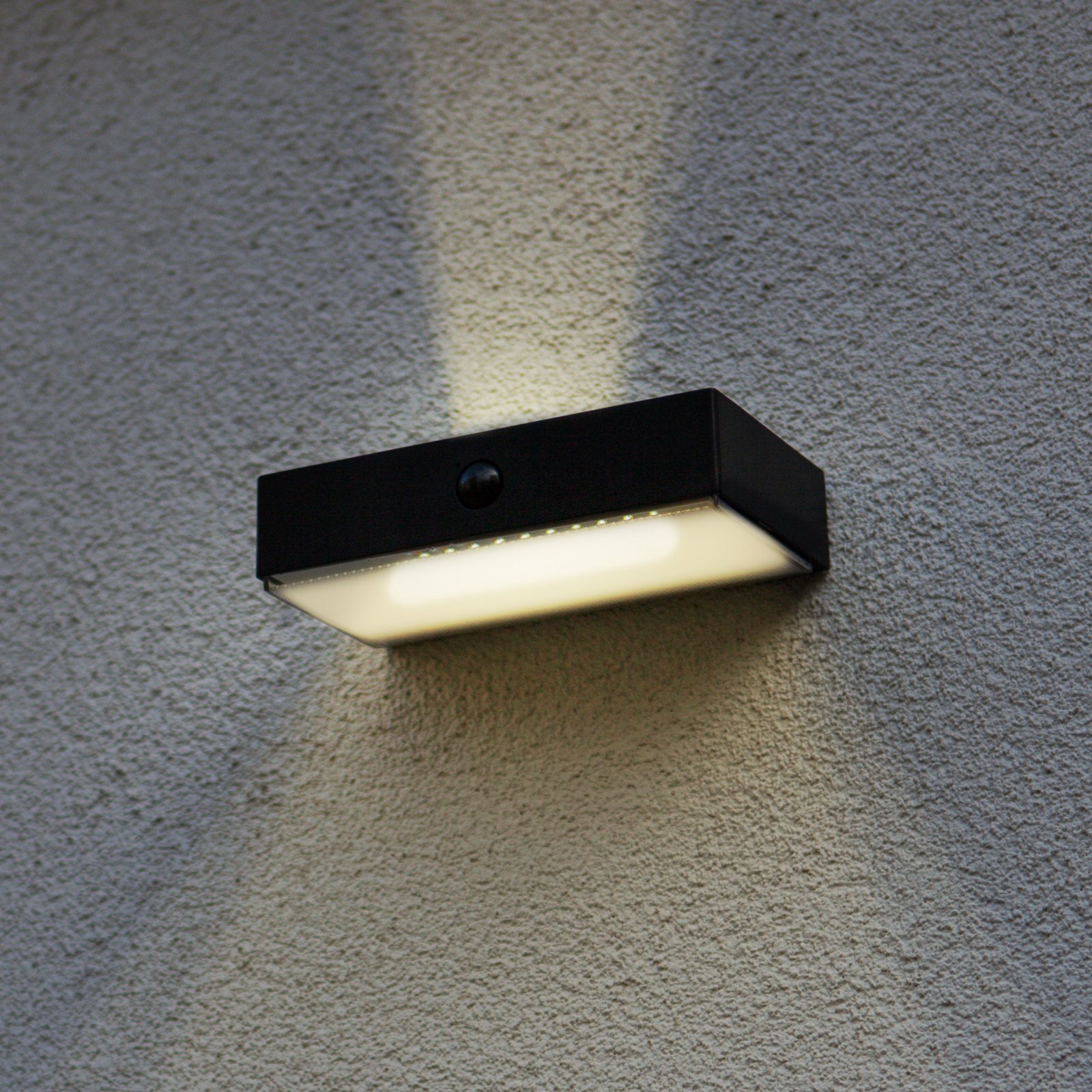 LED-solcellsutomhusvägglampa Fadi, CCT
