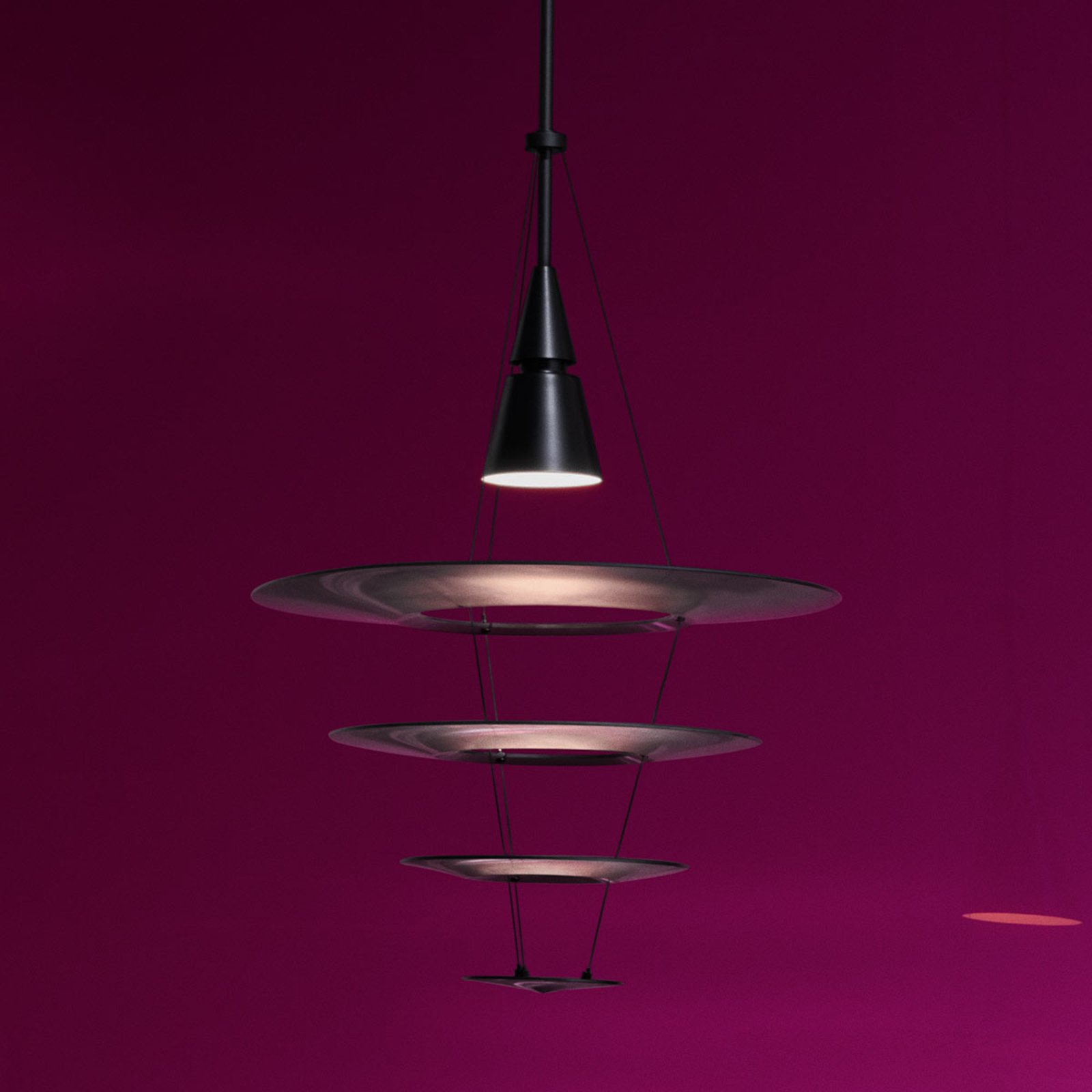 Enigma 425 Pendel Black - Louis Poulsen