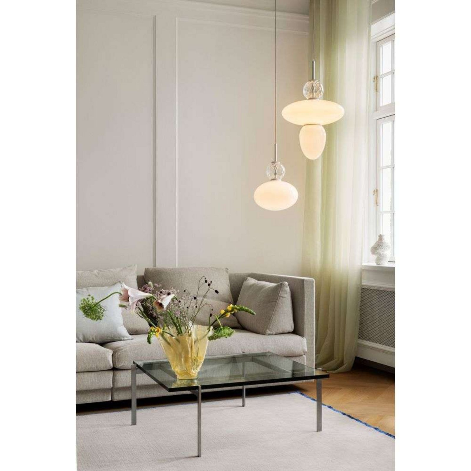 Nuura Pendelleuchte Rizzatto 32, Ø 30 cm, silberfarben/opal