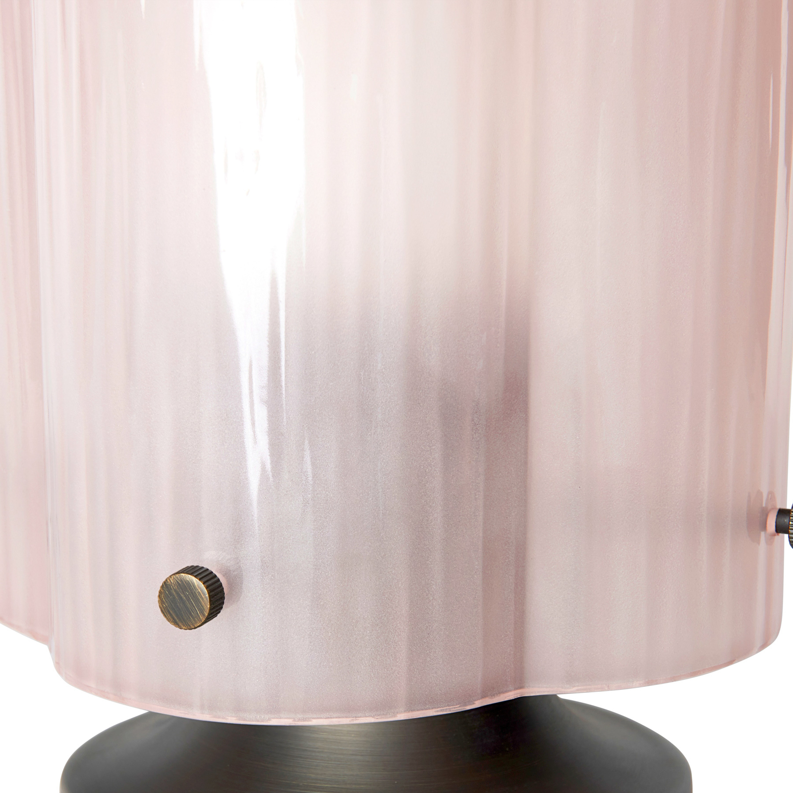 Επιτραπέζιο φωτιστικό GUBI Seine, ορείχαλκος αντίκα, κοραλλί ροζ γυαλί