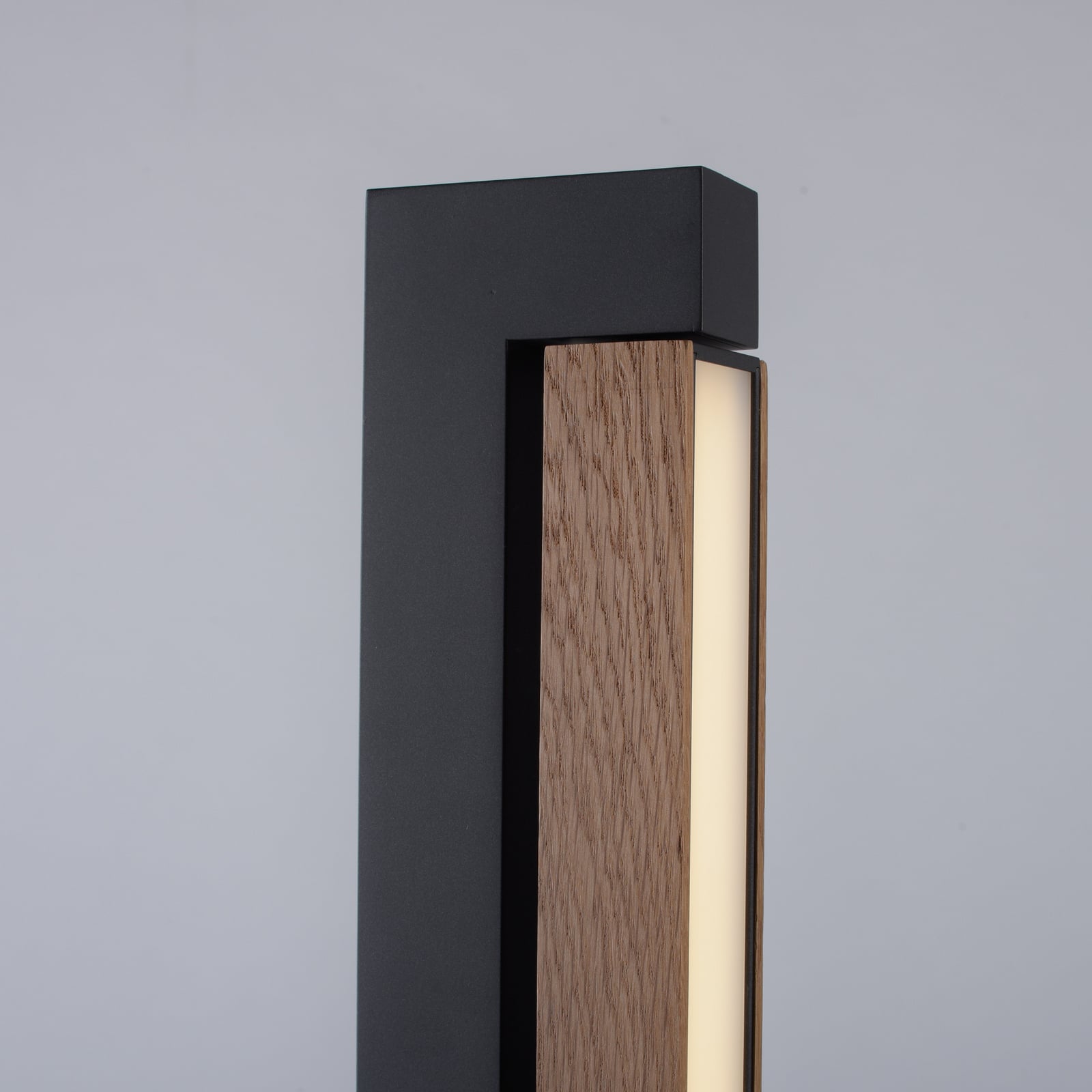 Lampe sur pied LED Lines Floor, chêne/graphite, CCT, 140 cm - PURE Lampe sur pied LED Lines Floor, chêne/graphite, CCT, 140 cm - PURE