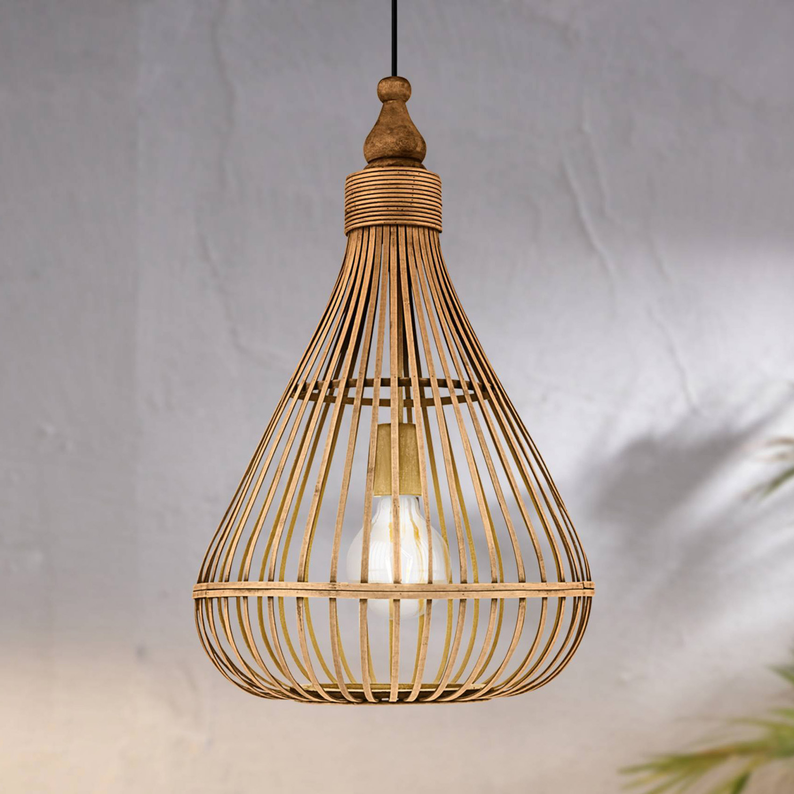 Závesná lampa Amsfield z bambusu tvar hrušky