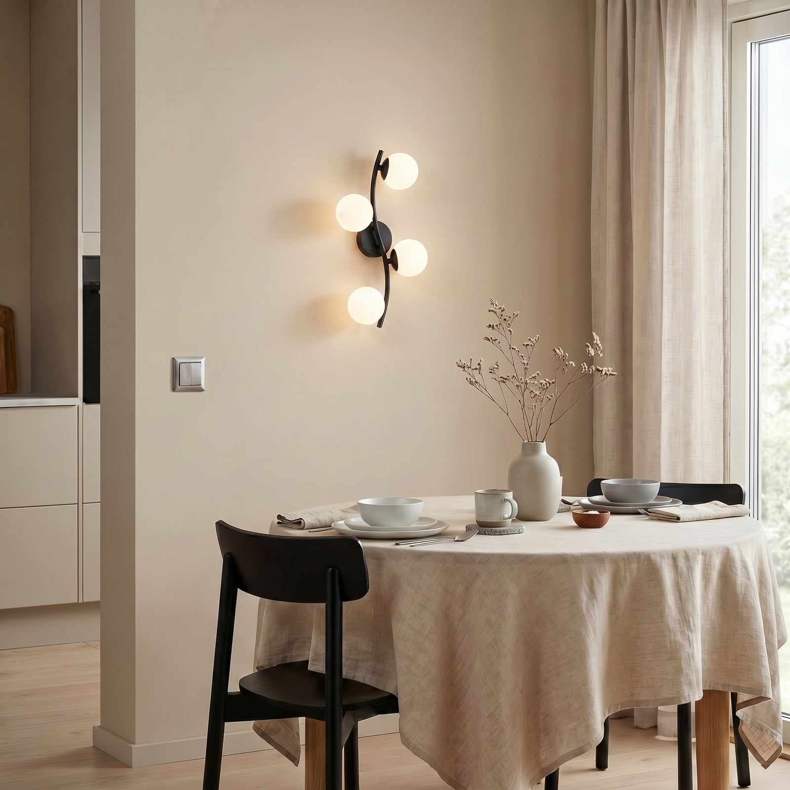 Lindby Wandleuchte Josiana, opal/schwarz, 48 cm, Kugel, Glas