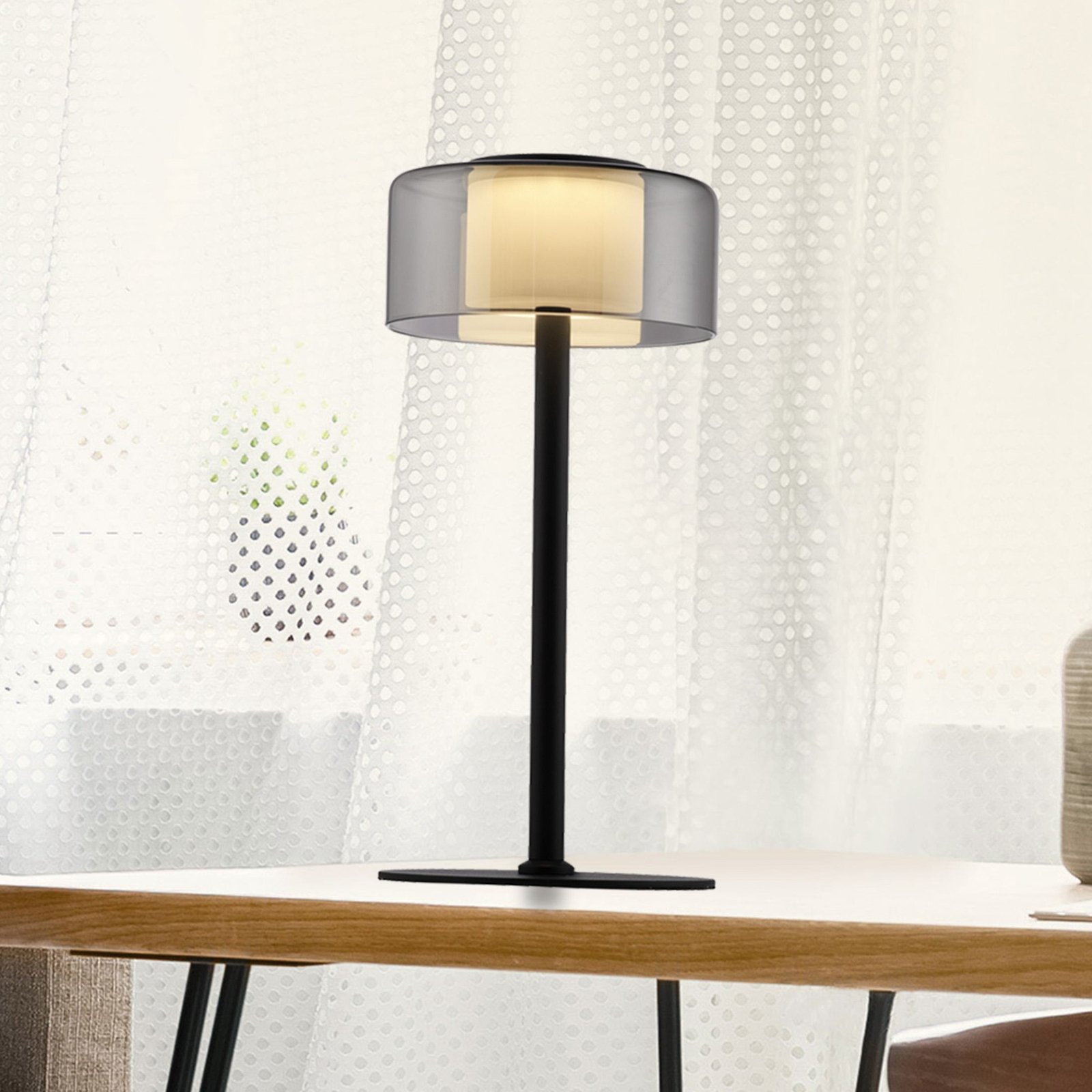 Paul Neuhaus LED stolová lampa Rika, čierna, výška 33 cm, sklo