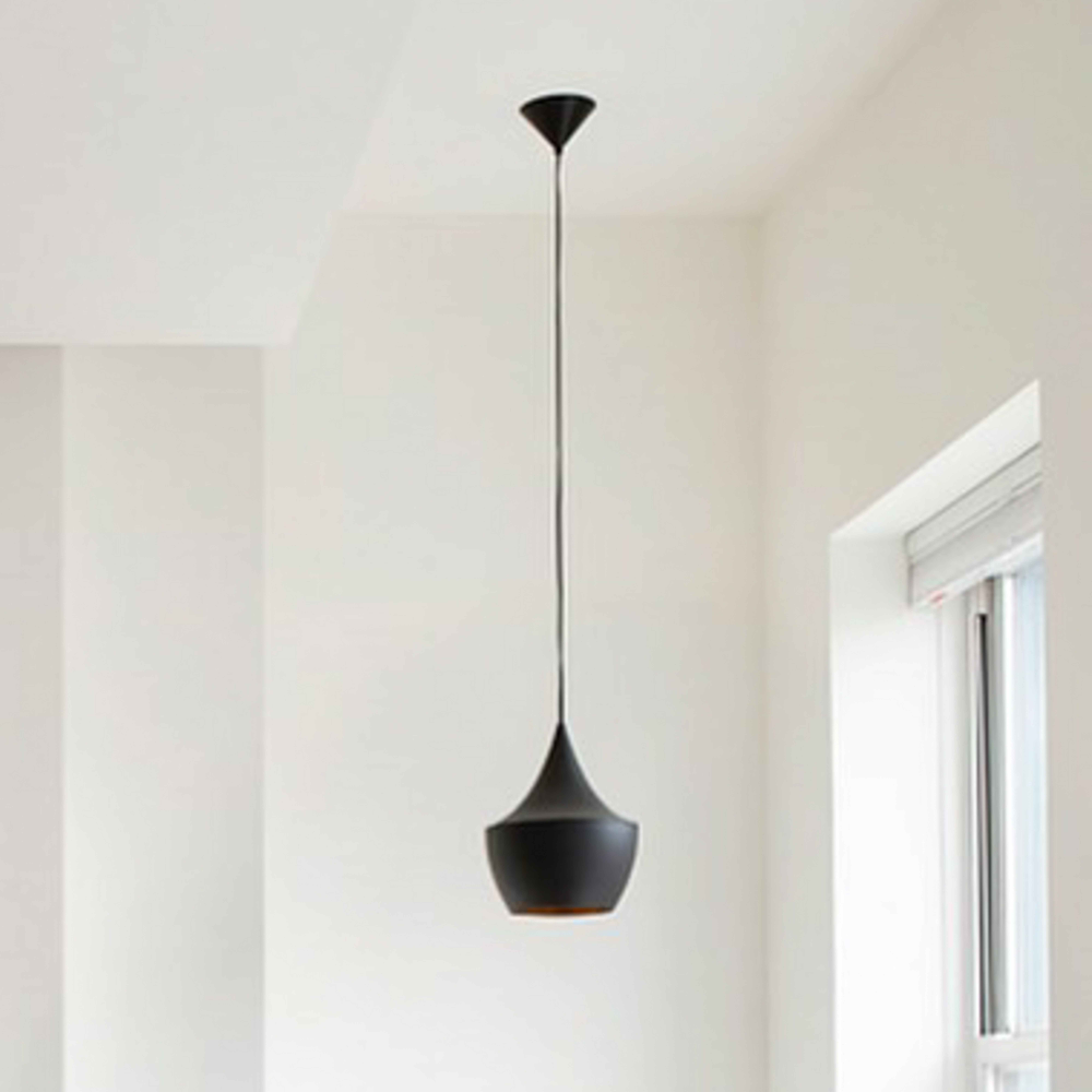 Suspension LED Beat Fat Tom Dixon, noir, Ø 24 cm, laiton