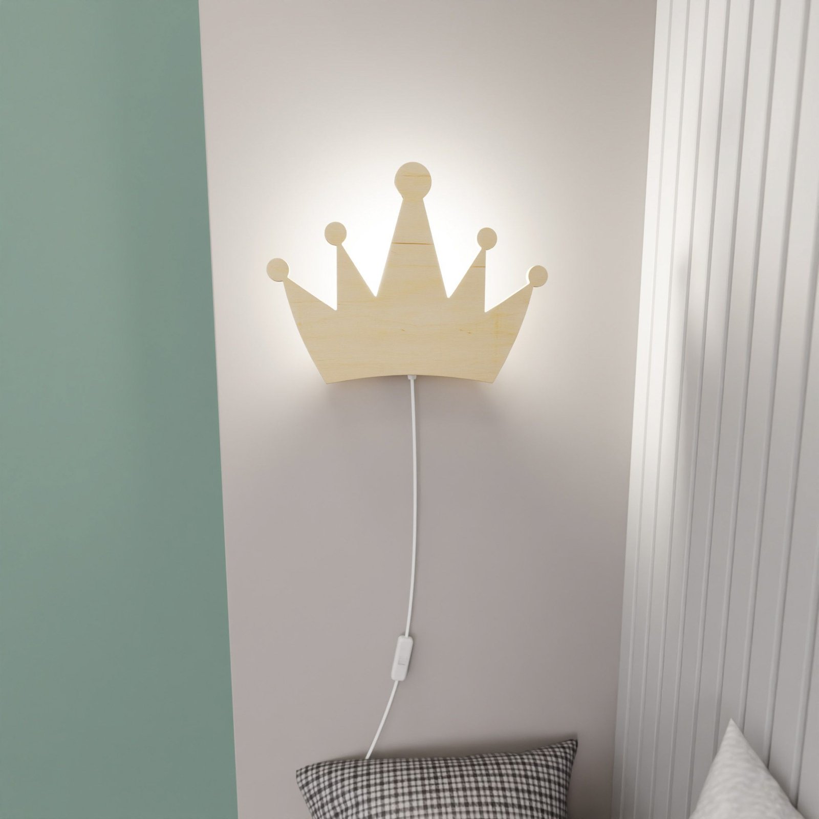 Queen fali lámpa, fából, konnektorral és kapcsolóval