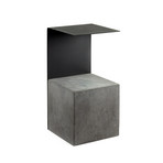 L'OBSTACLE DE L'APPARTEMENT sidebord, sort, beton, højde 60 cm – Serax