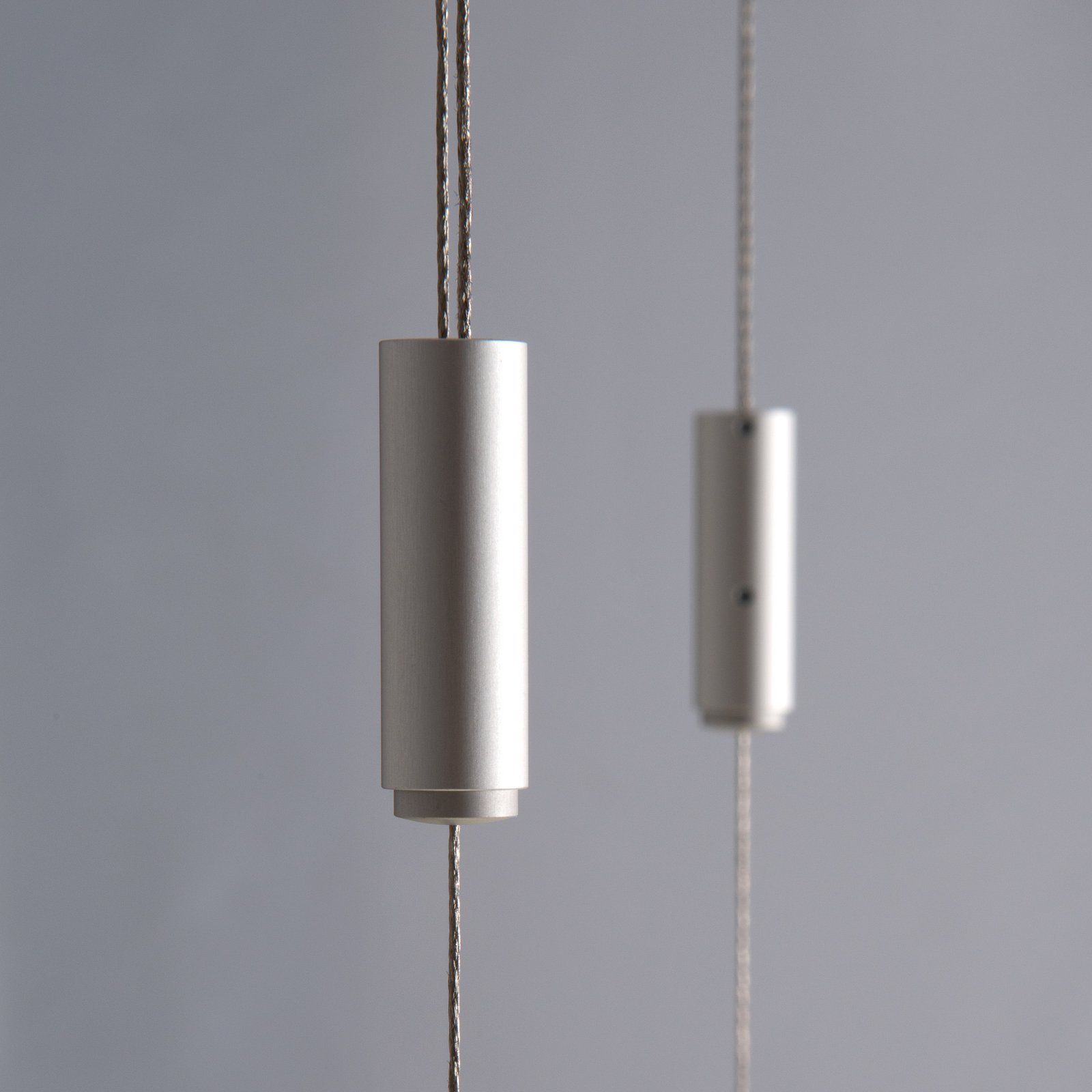 Lampada LED a sospensione Swing di Bopp, colore alluminio, lunghezza 120 cm