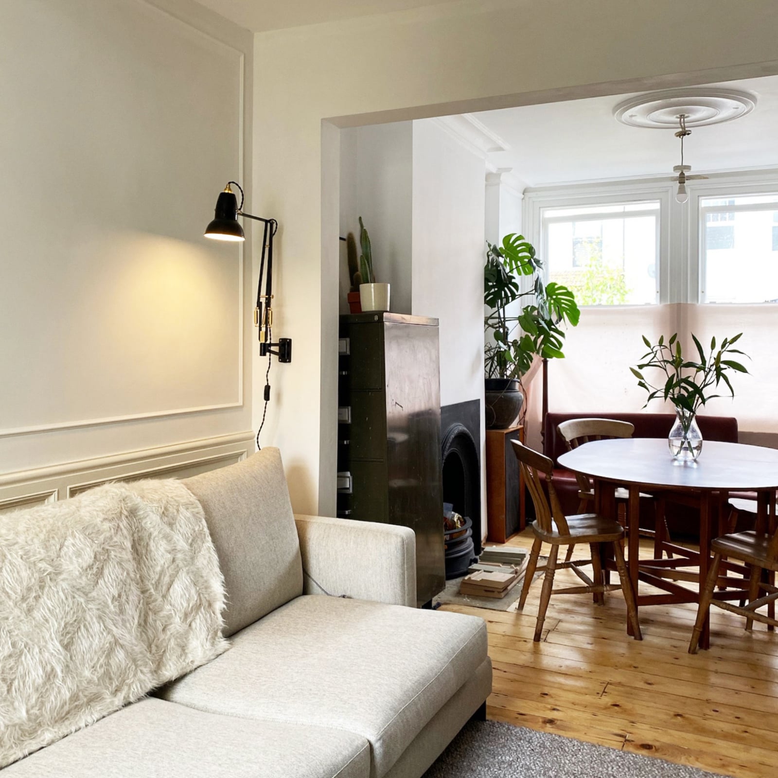 Original 1227 Applique murale noire Fiche en laiton - Anglepoise