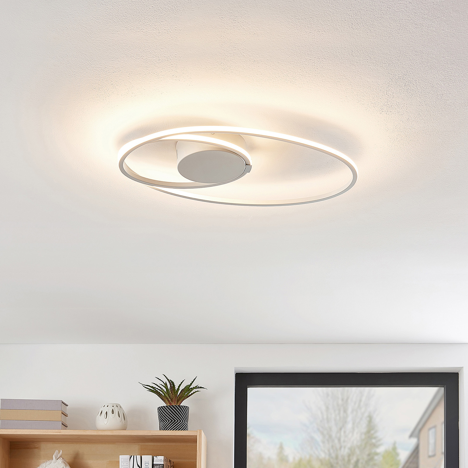 Lindby Xenias LED-taklampe, hvit