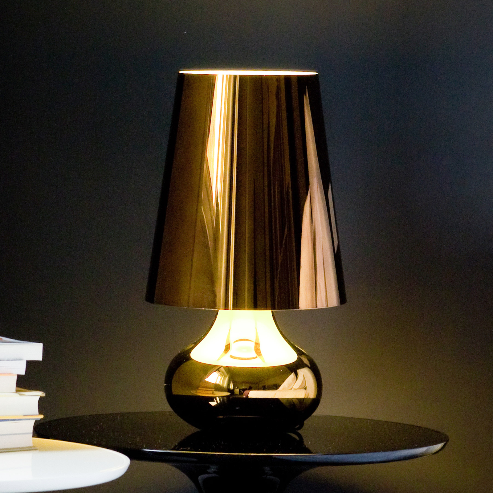 Kartell Cindy LED-bordlampe metallisk mørk gull