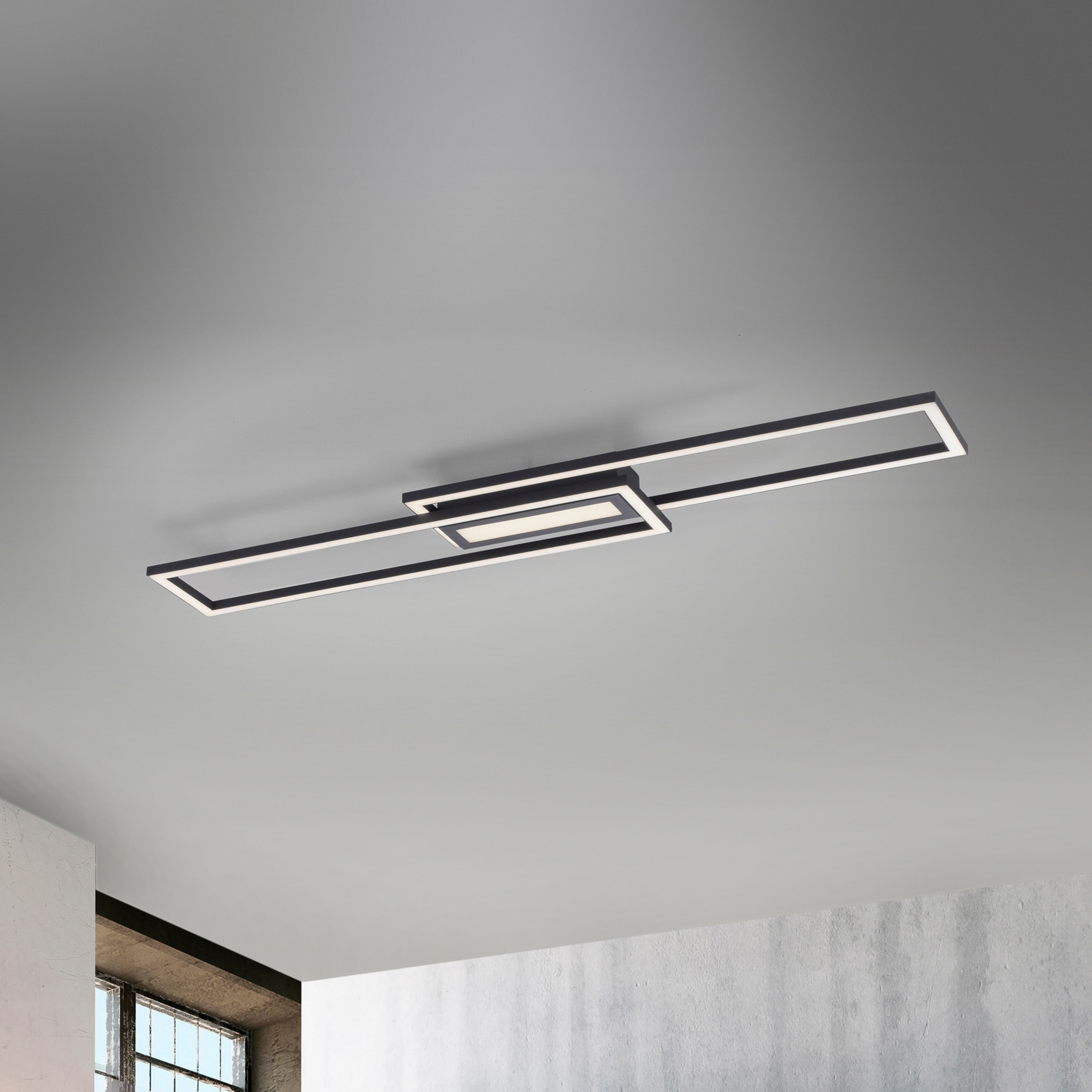 LED stropna svjetiljka Asmin, CCT, crna, 95x17,5cm