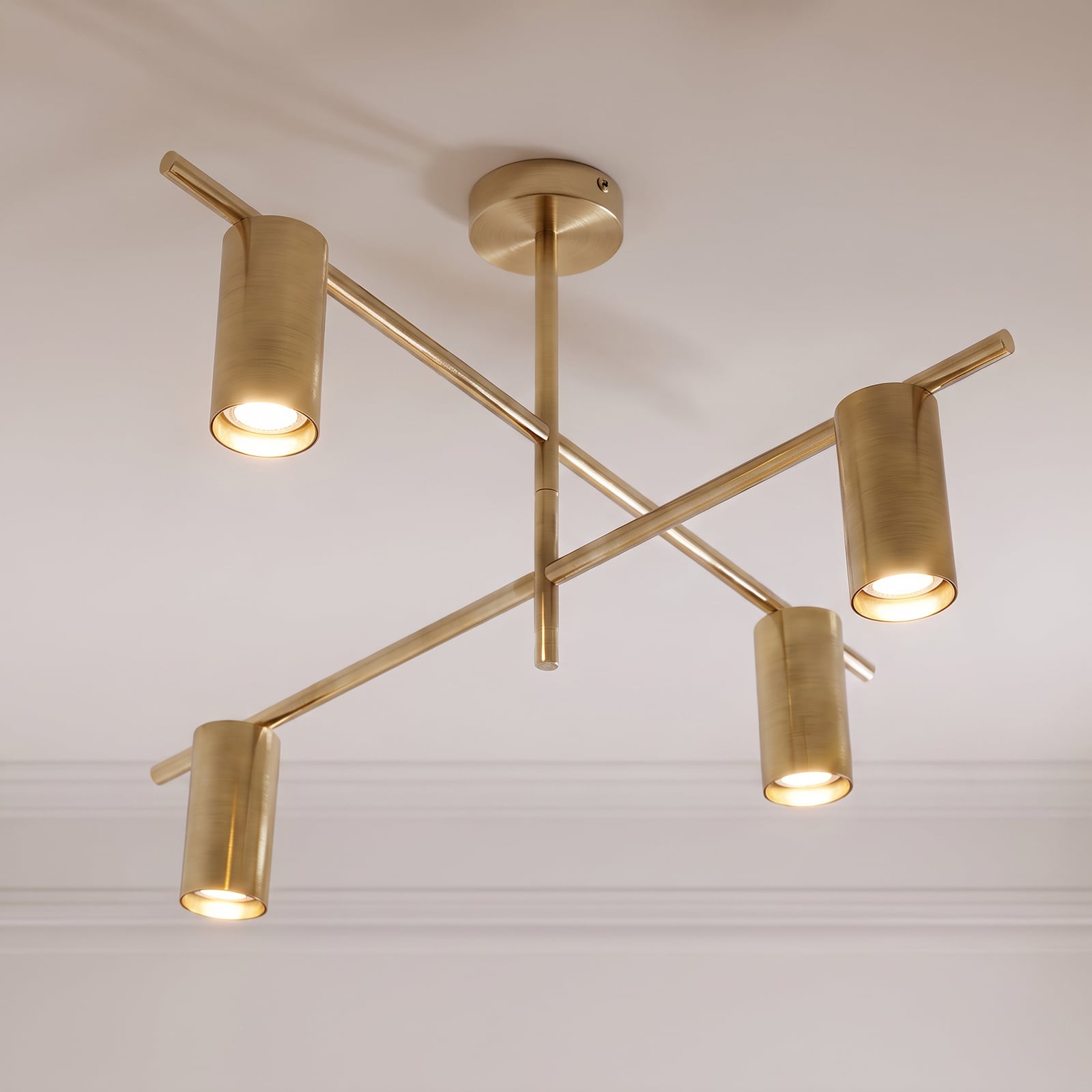 Lindby plafondlamp Marilou, messing, 4-lamps, Ø 70 cm Lindby plafondlamp Marilou, messing, 4-lamps, Ø 70 cm