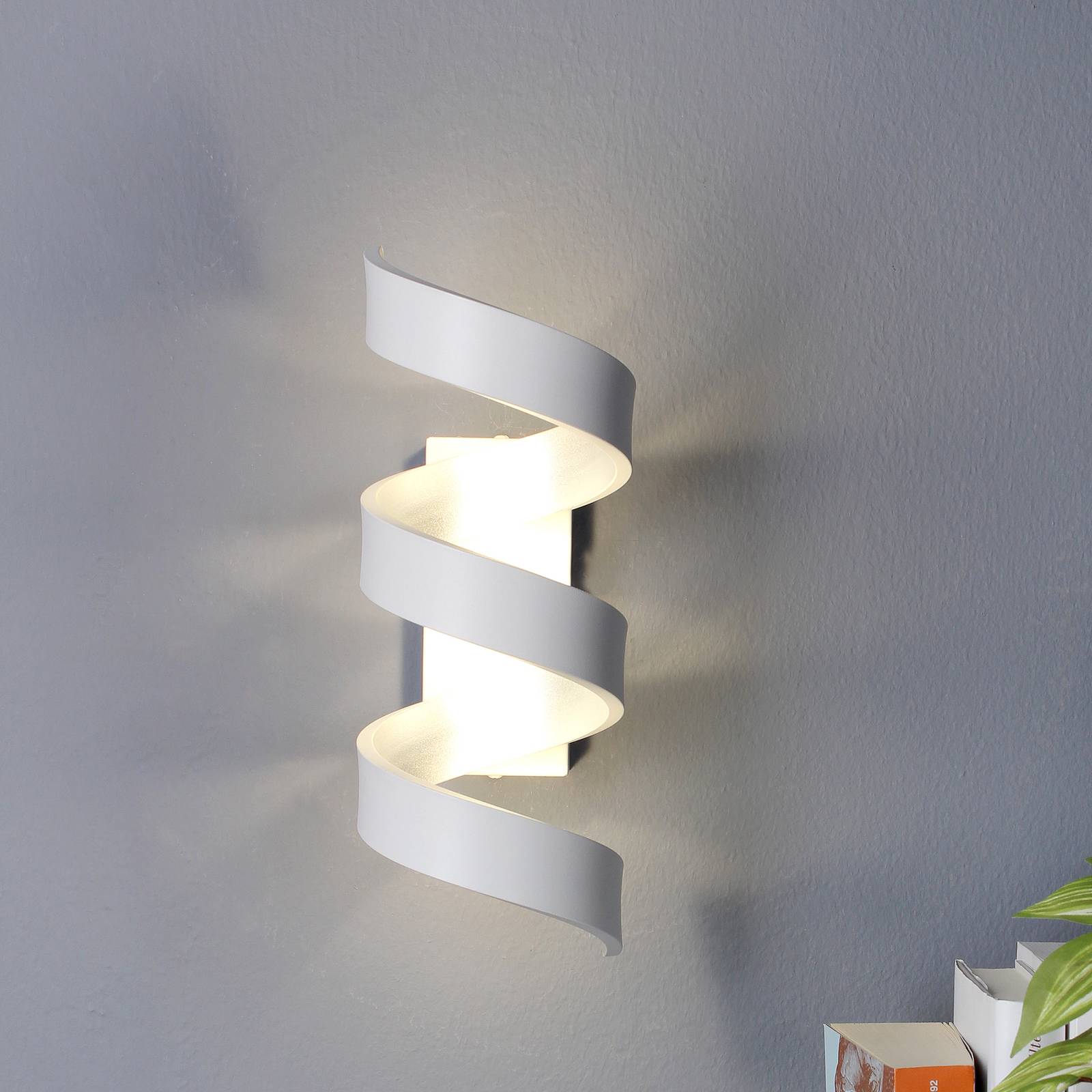 LED-Wandleuchte Helix, weiß-silber, Höhe 26 cm