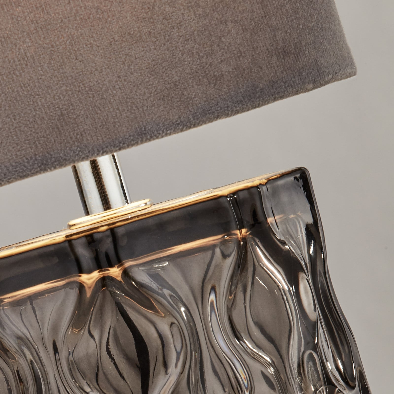 Searchlight Lampa de masă Nyssa gri textil/metal 28 cm E27 - Camera de zi / sufragerie - Modern - gri gri fumuriu - Țesătură / Textil