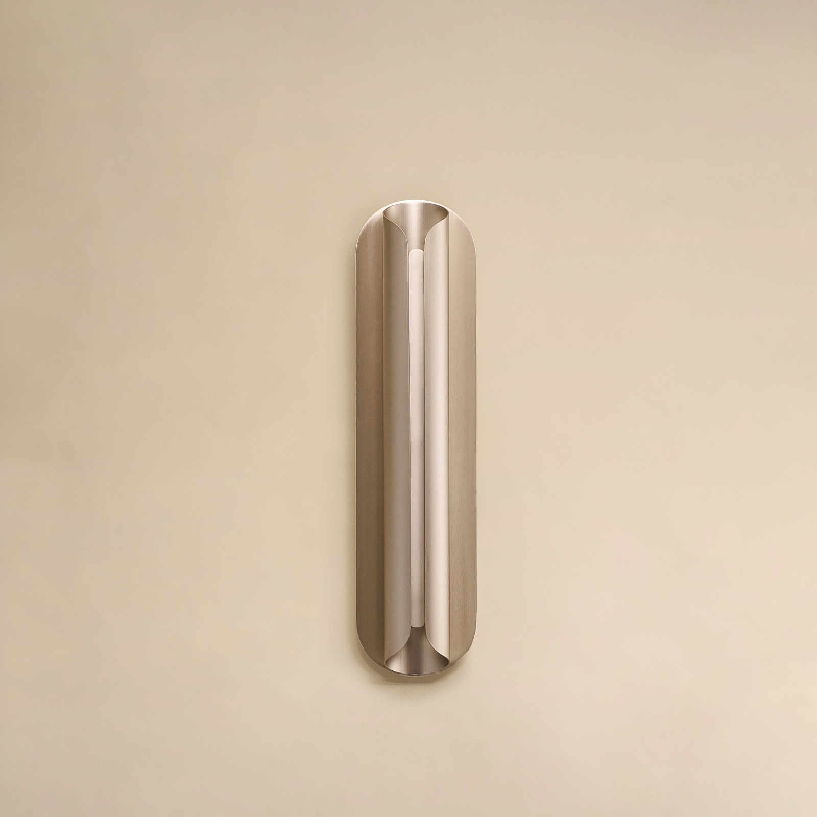 Applique a LED Rosalie, altezza 60 cm, color nichel - DCW Applique a LED Rosalie, altezza 60 cm, color nichel - DCW