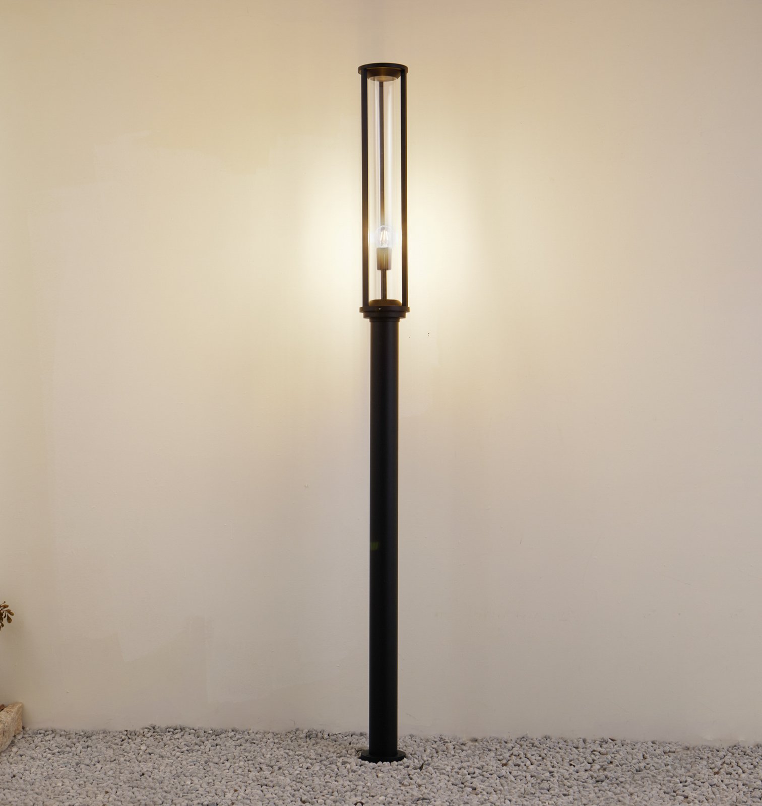 Lucande āra apgaismojums Alivaro, melns, 220 cm, E27, IP65