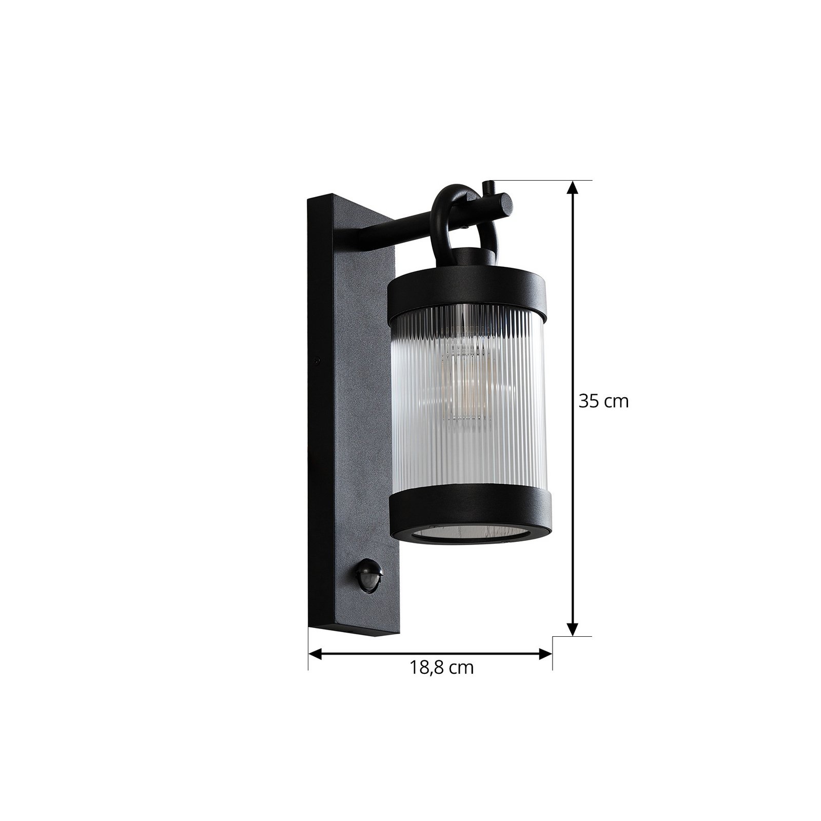 Yrene Fluted Ao ar livre Candeeiro de Parede w/Sensor Preto - Lindby