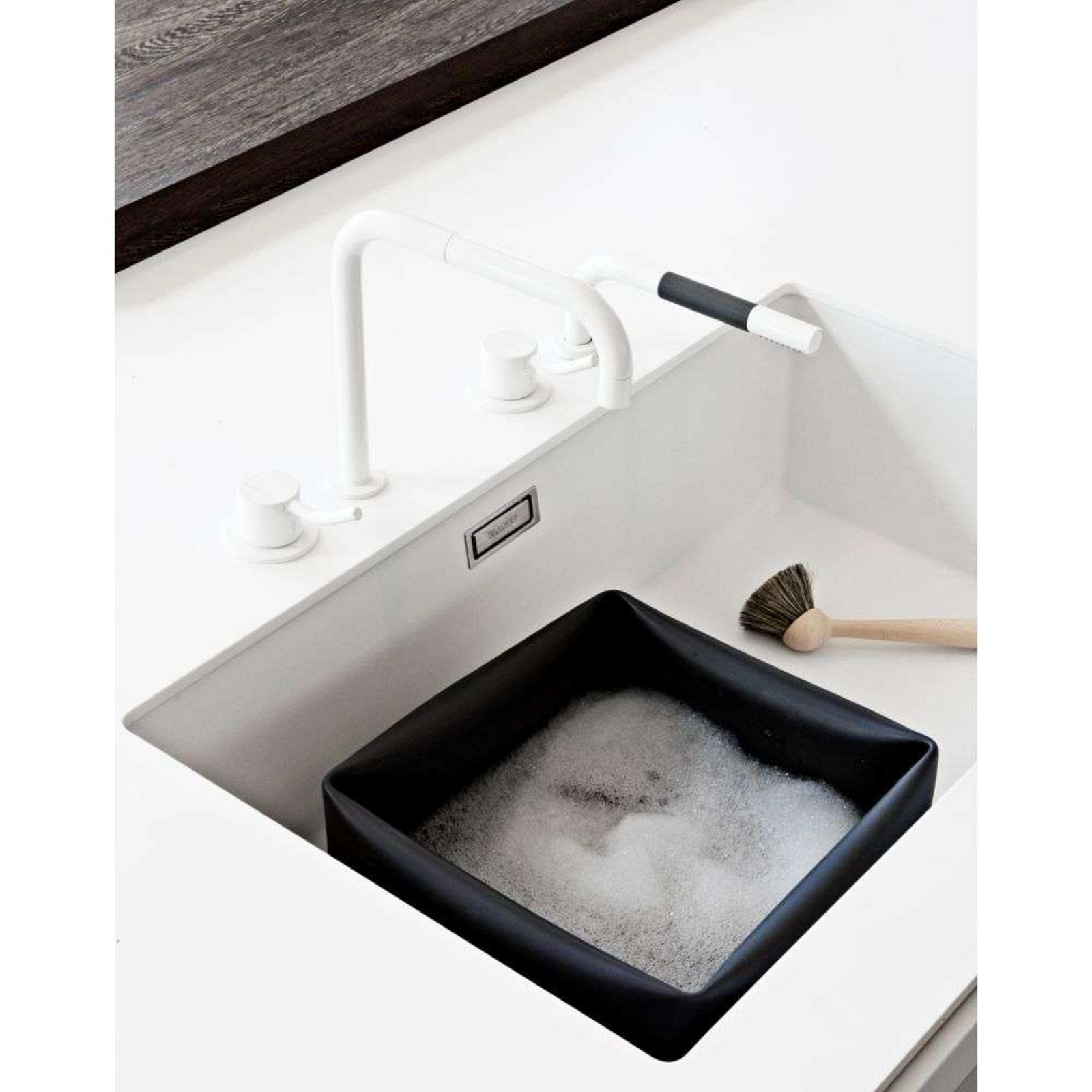 Washing-Up Bowl w/Washing-Up Brush Black/Beech - Normann Copenhagen