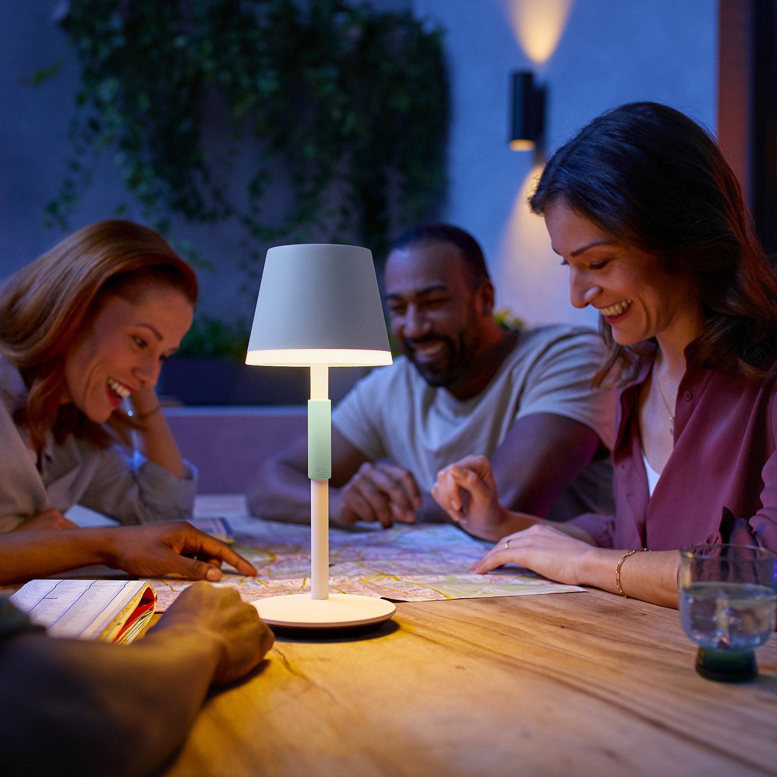 Hue Go Prijenosni Stolna lampa White&amp;Color Amb. Bijela - Philips Hue